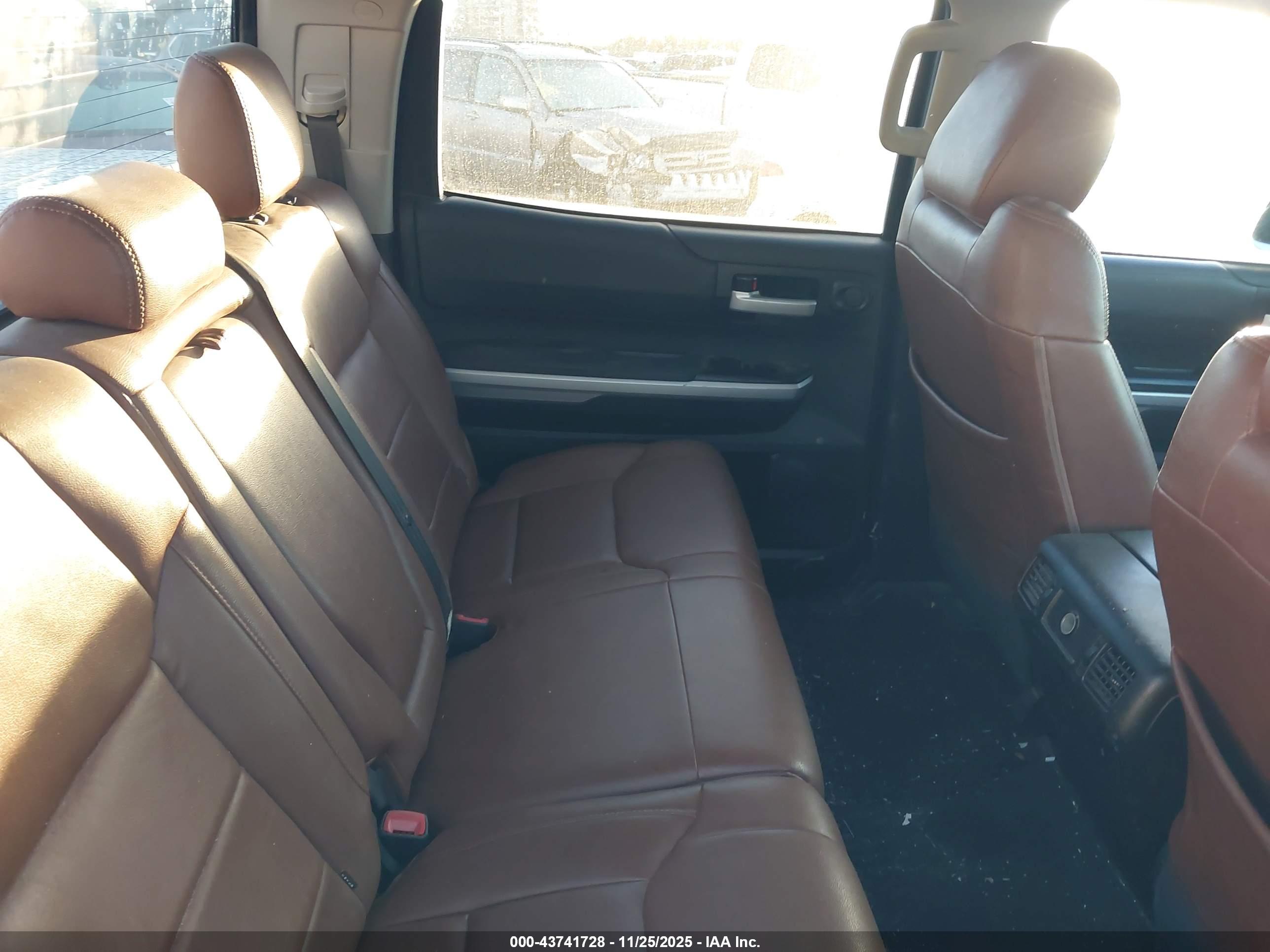 TOYOTA TUNDRA image 8
