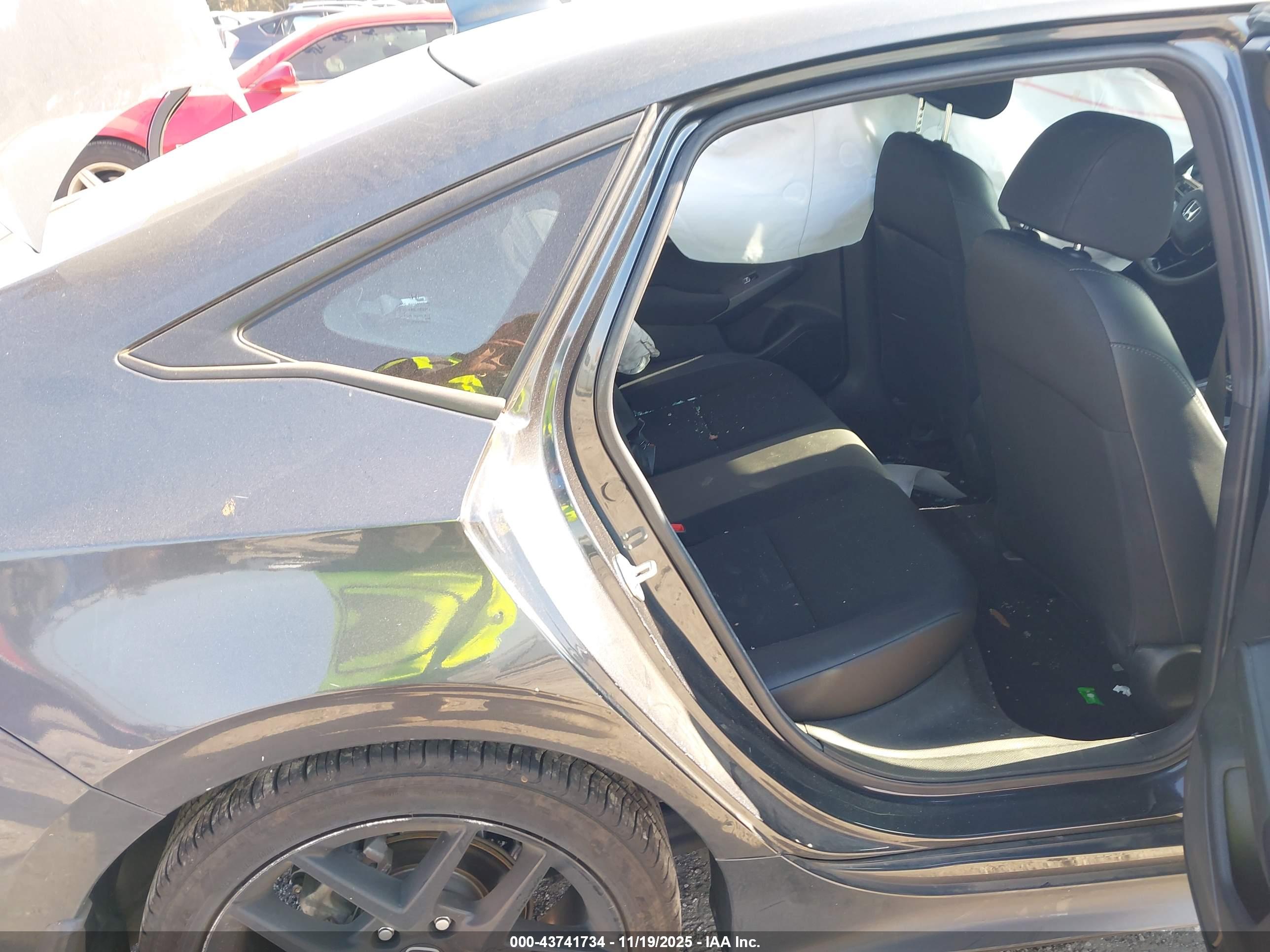 HONDA CIVIC image 8
