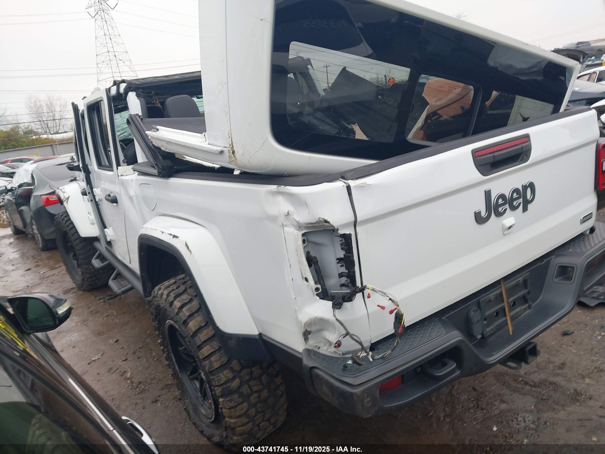 JEEP GLADIATOR image 3