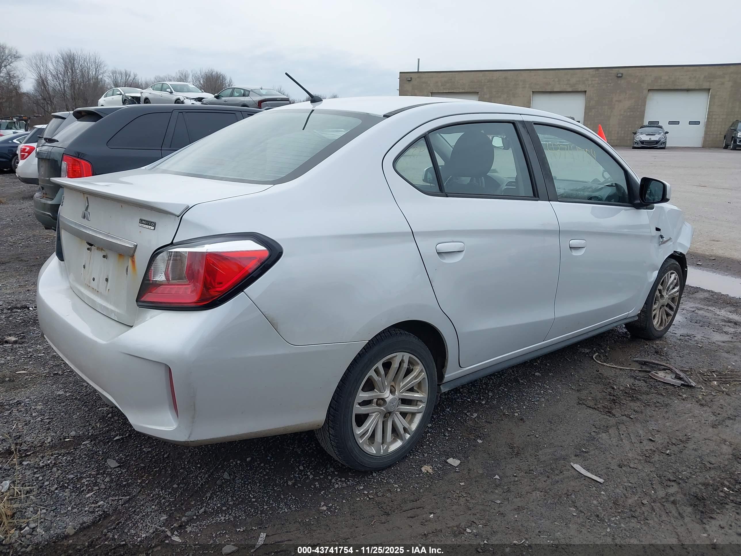 MITSUBISHI MIRAGE image 4