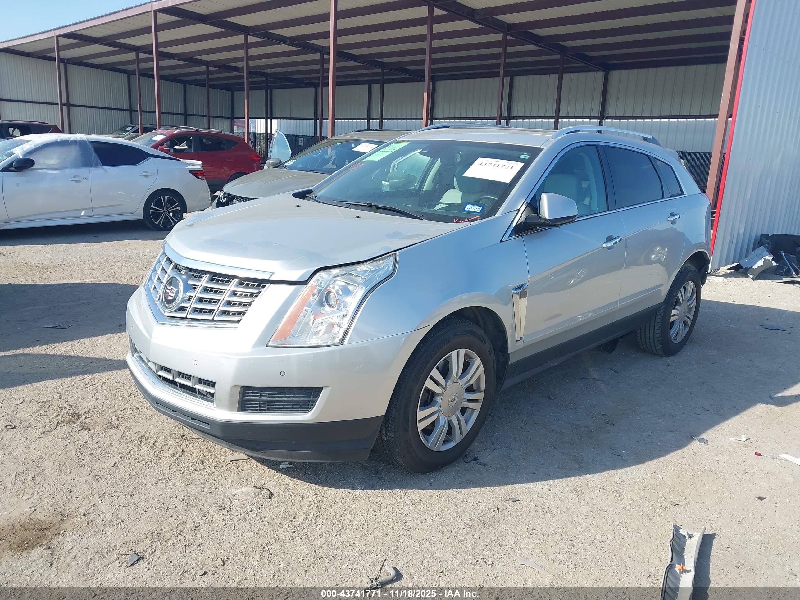 CADILLAC SRX image 2