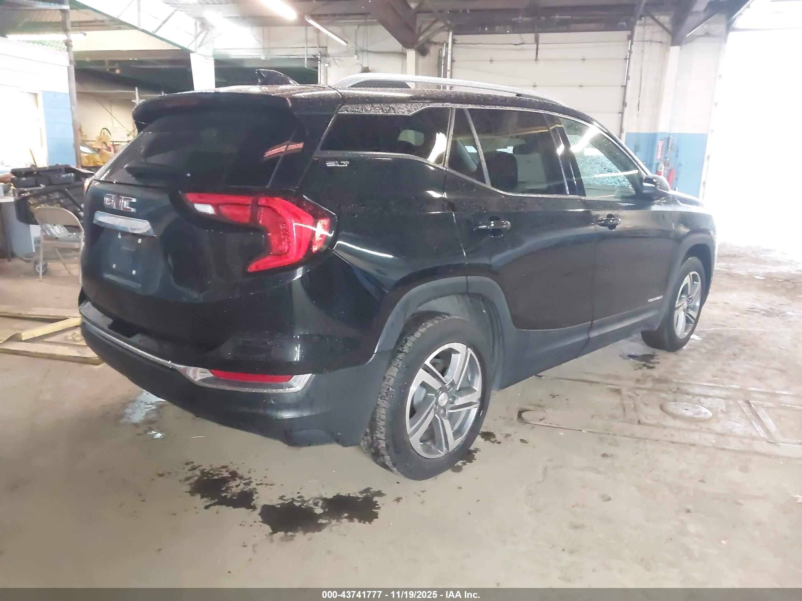 GMC TERRAIN image 4