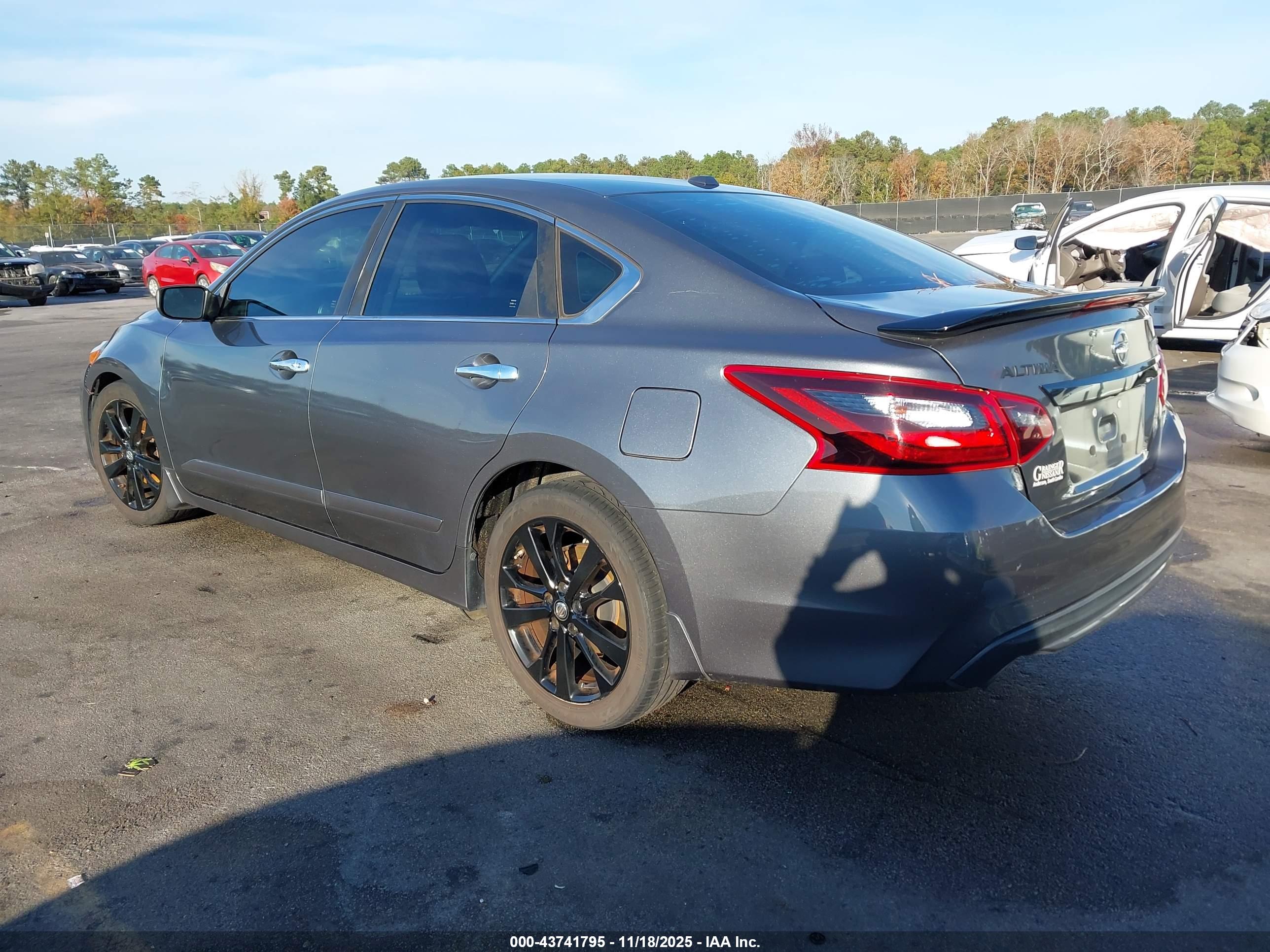 NISSAN ALTIMA image 3