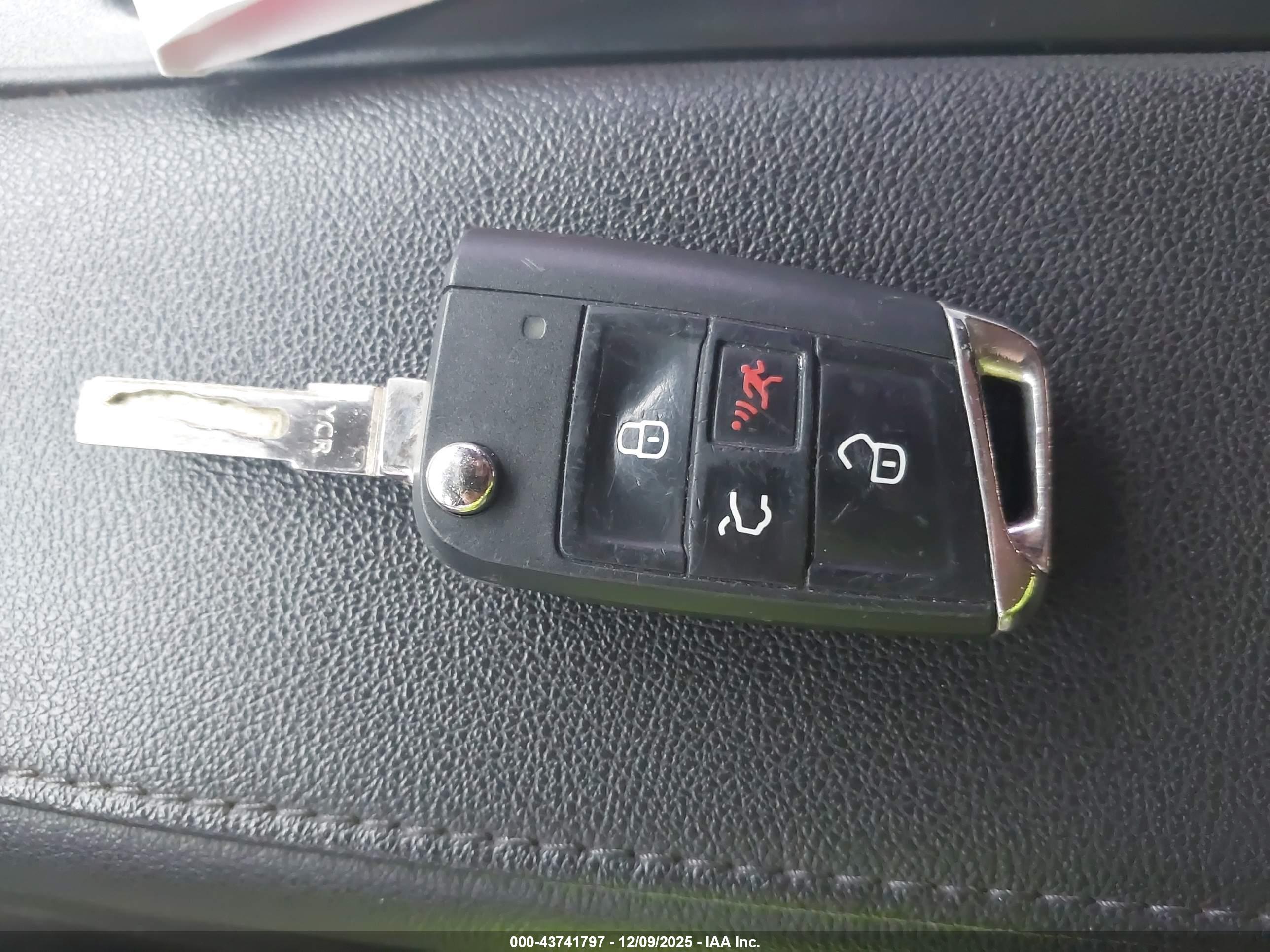 VOLKSWAGEN GOLF image 11