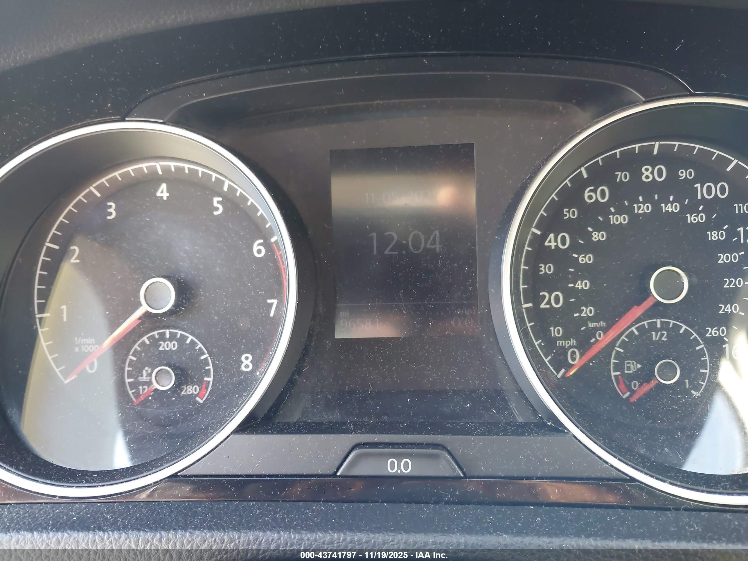 VOLKSWAGEN GOLF image 7
