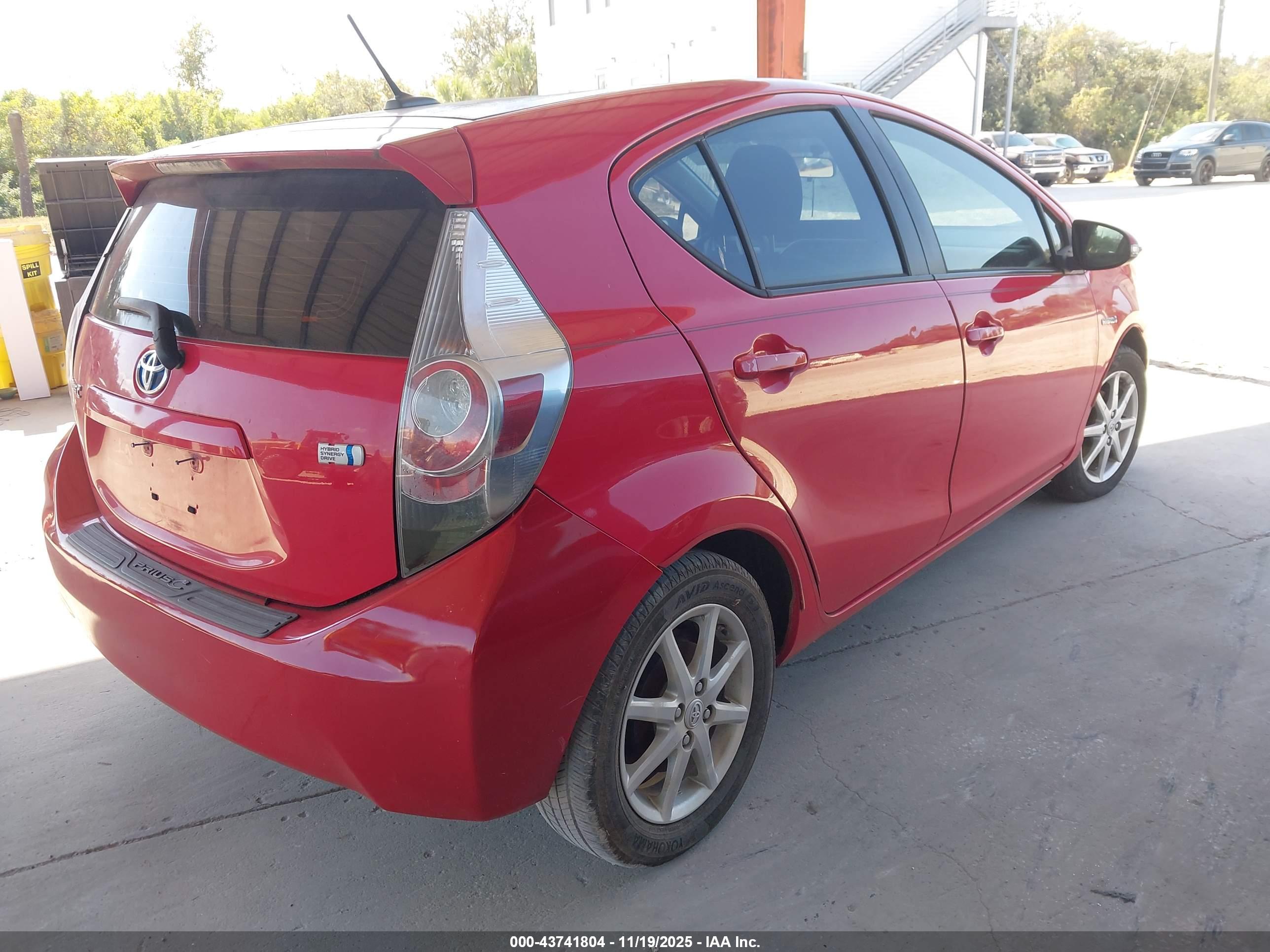 TOYOTA PRIUS image 4