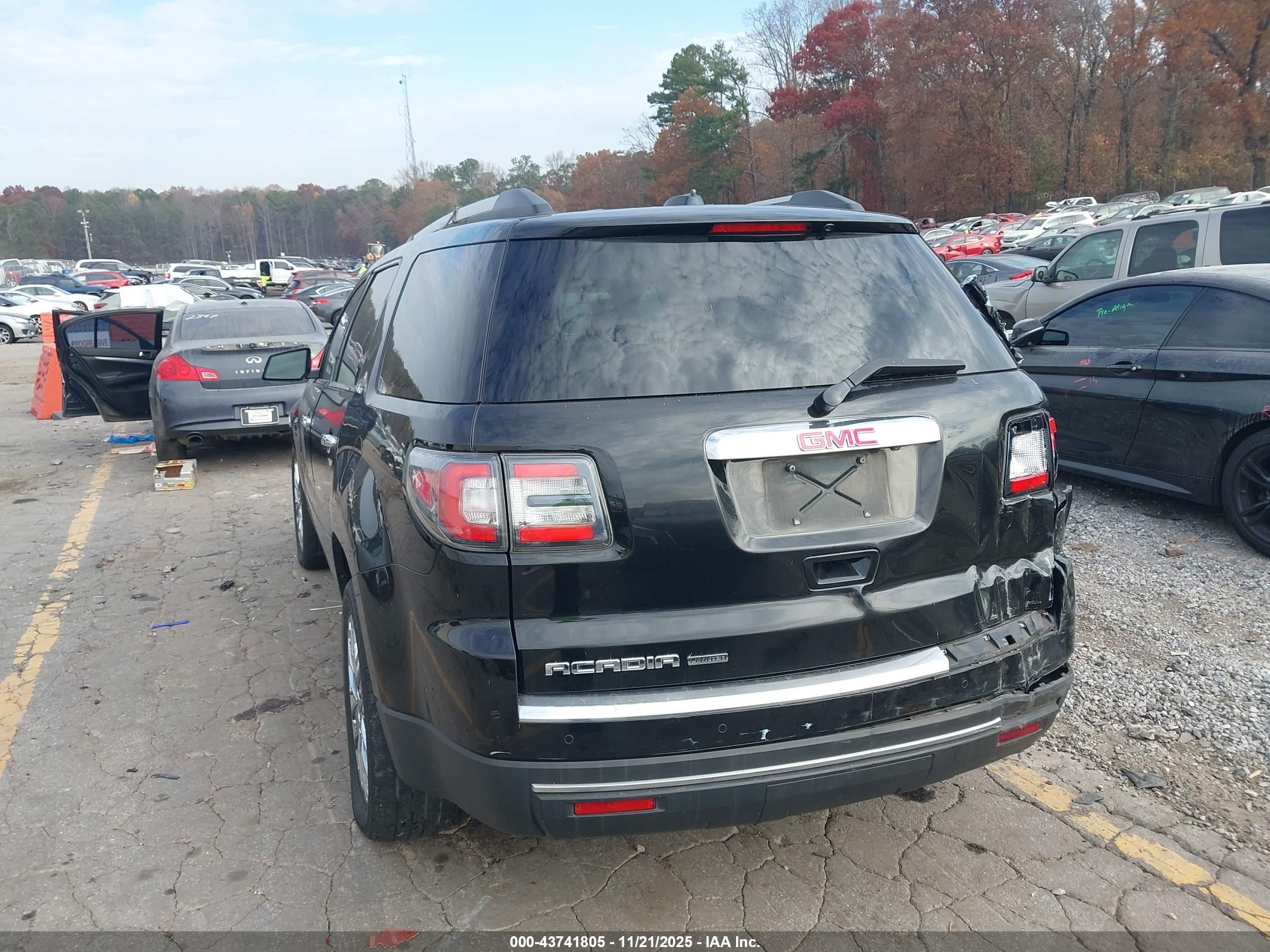 GMC ACADIA image 3