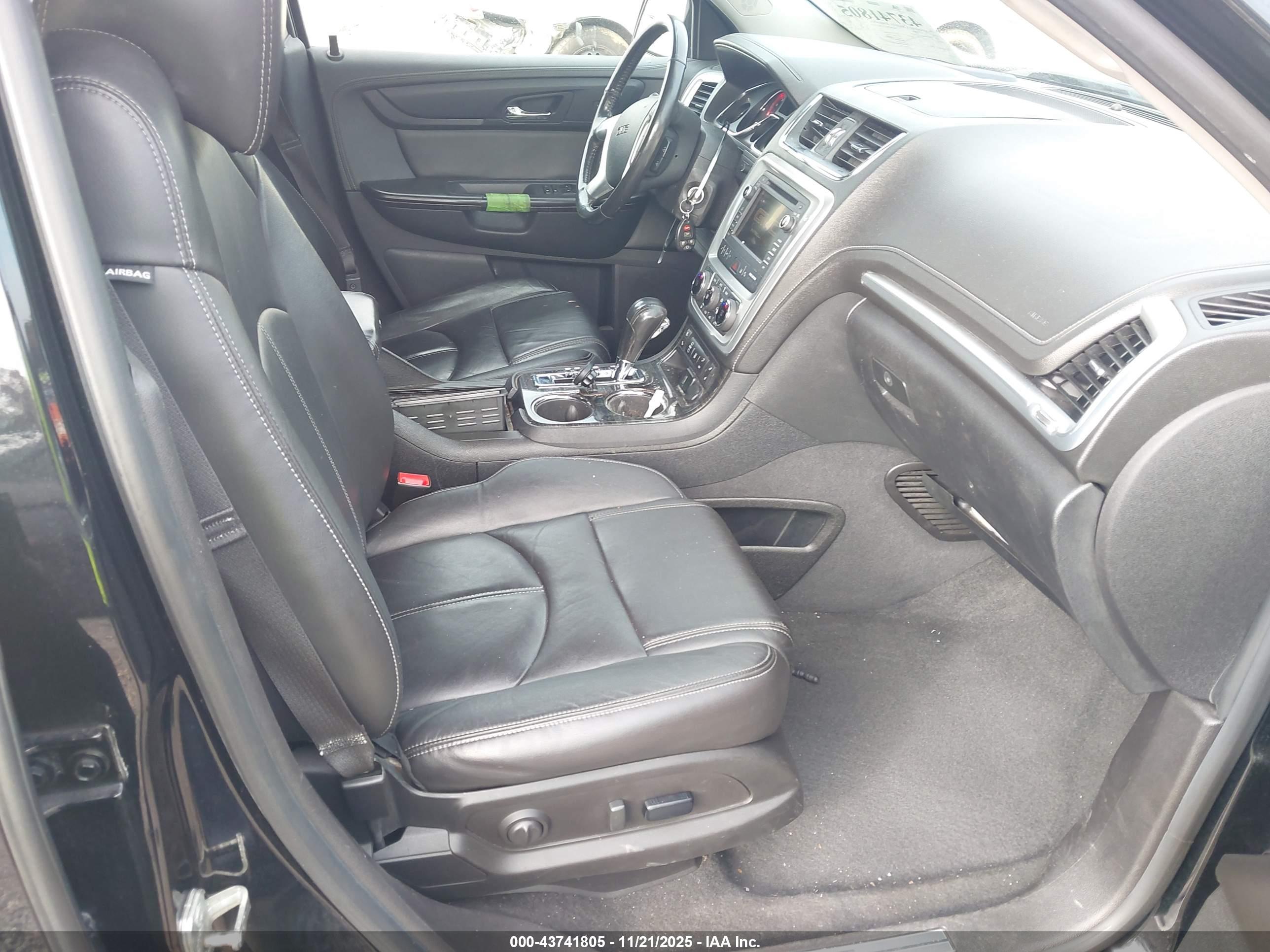 GMC ACADIA image 5