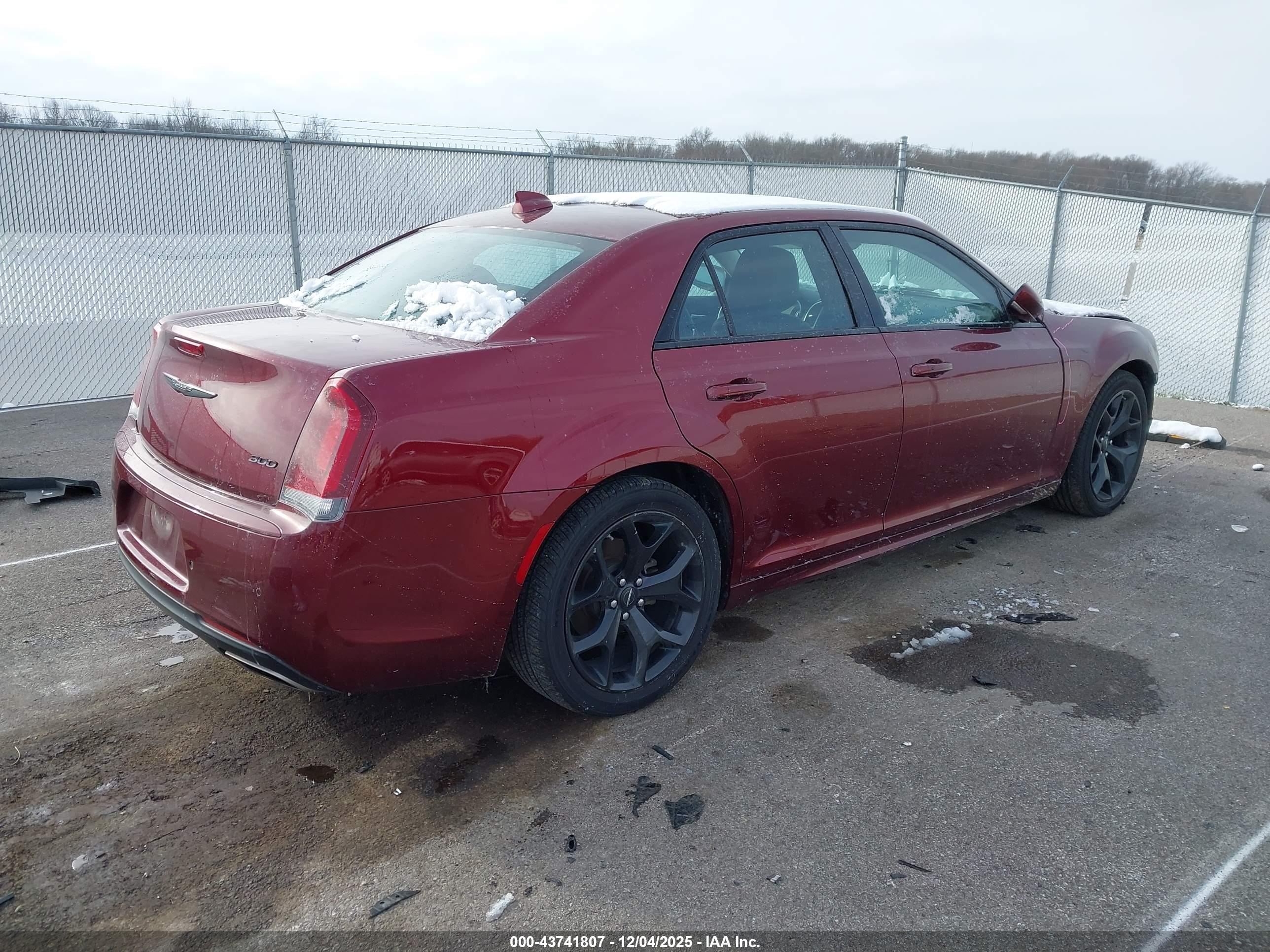 CHRYSLER 300 image 4