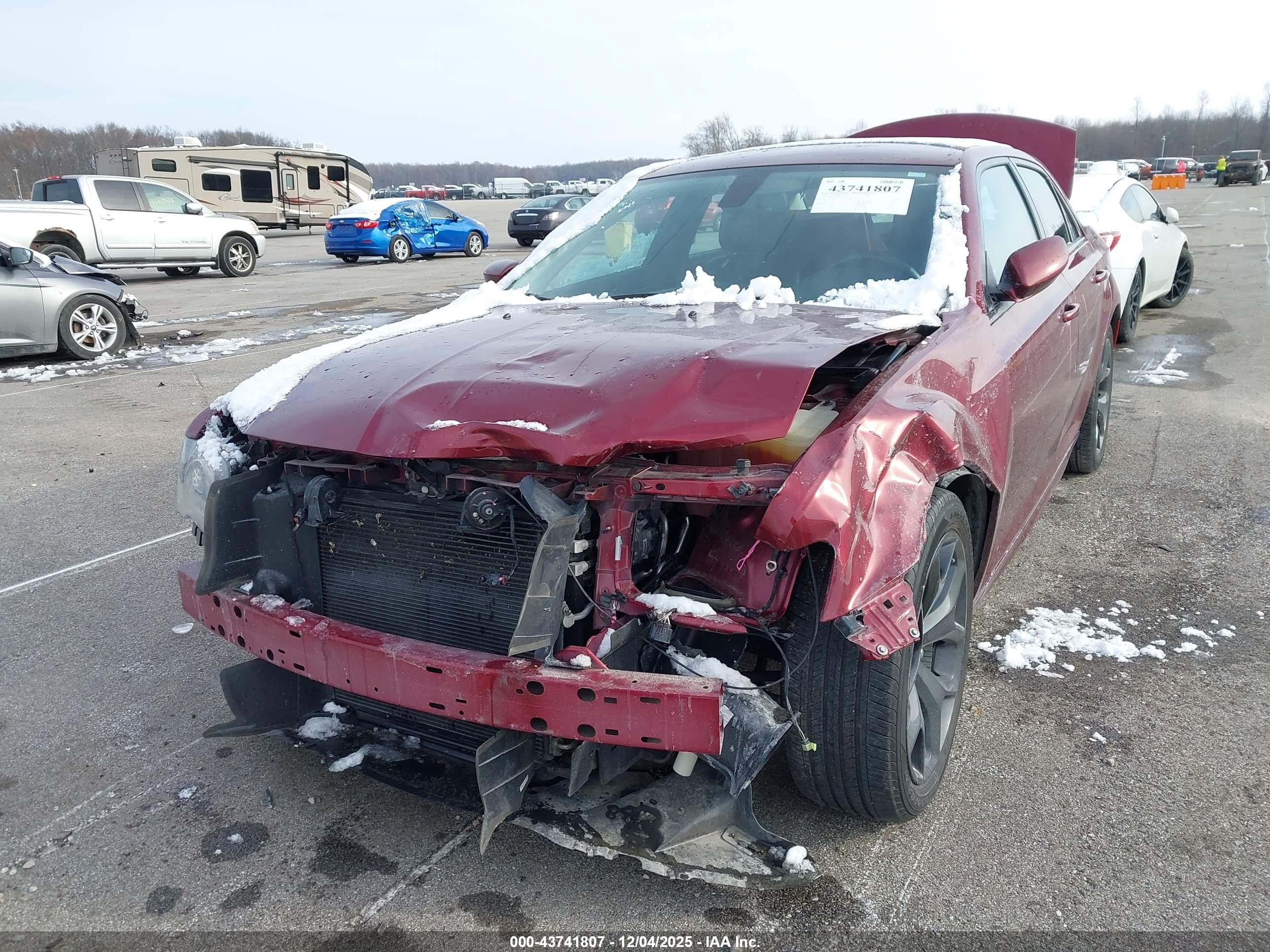 CHRYSLER 300 image 6