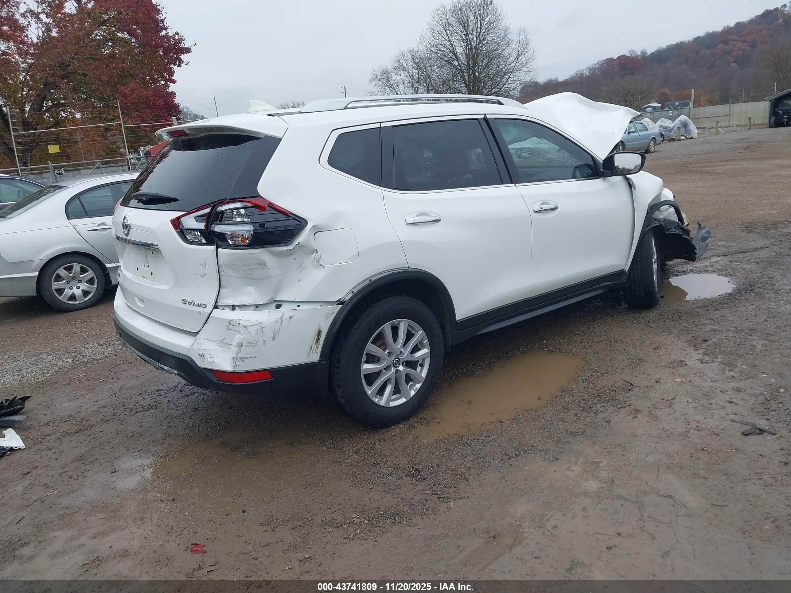 NISSAN ROGUE image 4