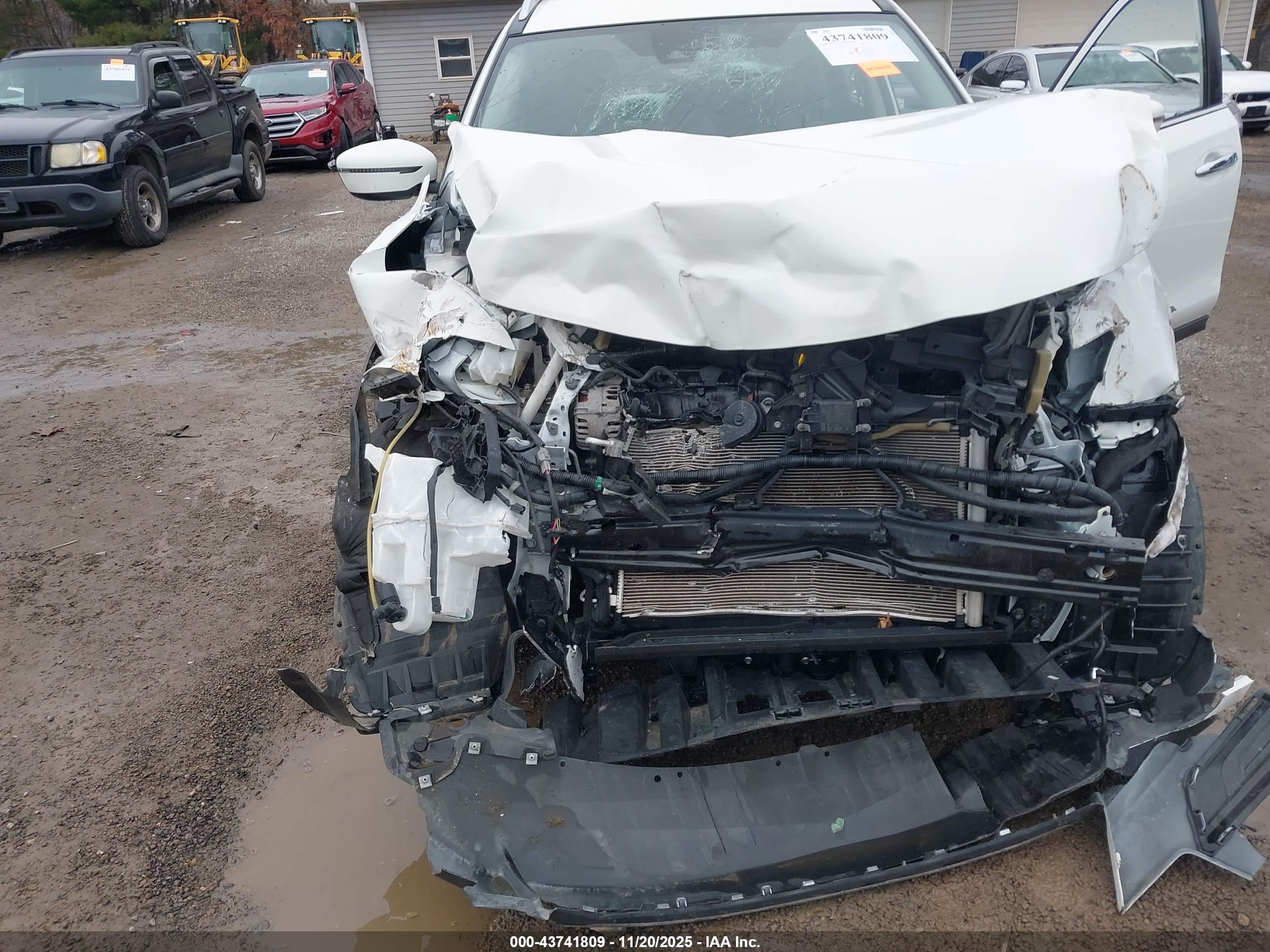 NISSAN ROGUE image 6