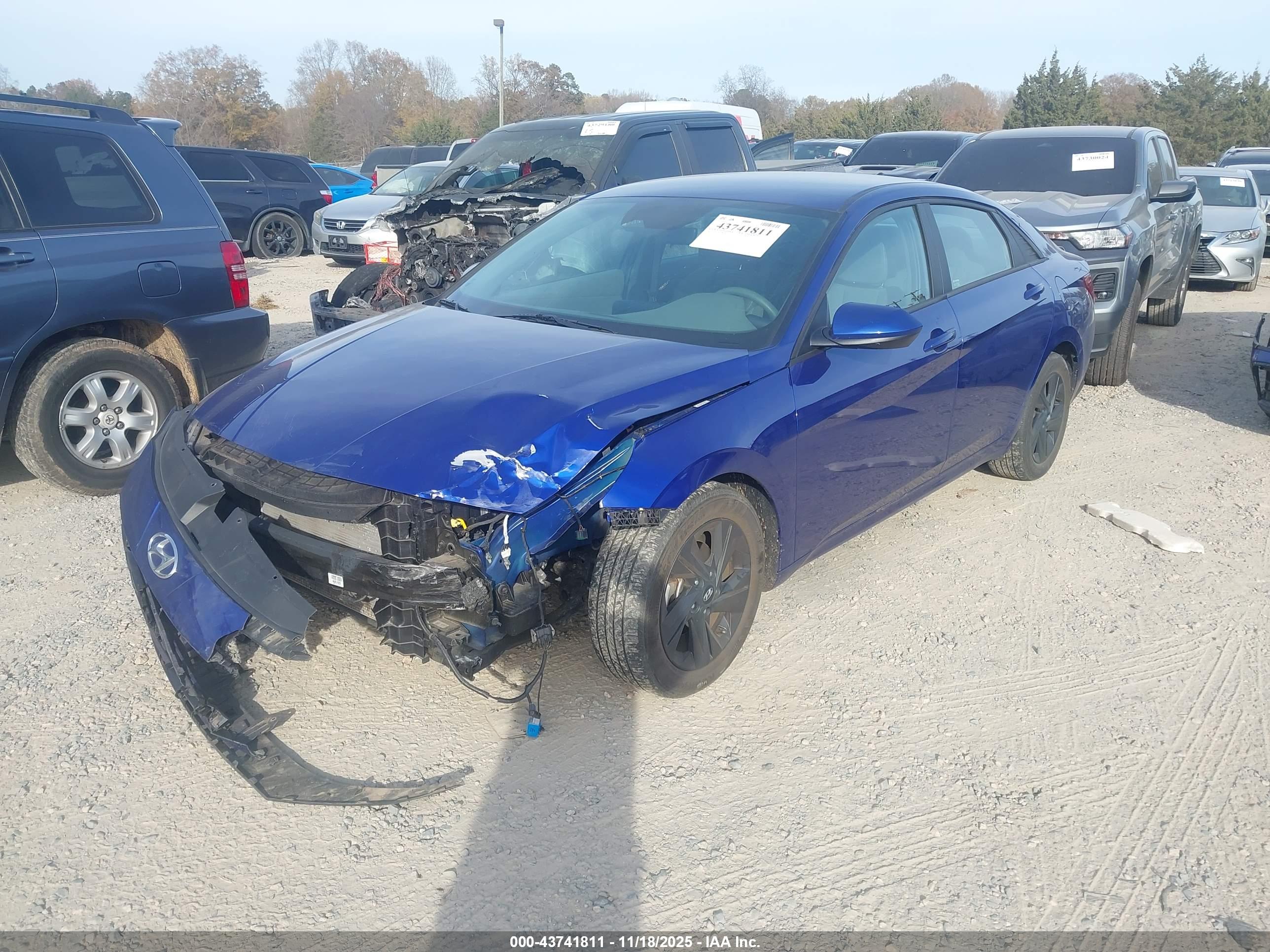 HYUNDAI ELANTRA image 2
