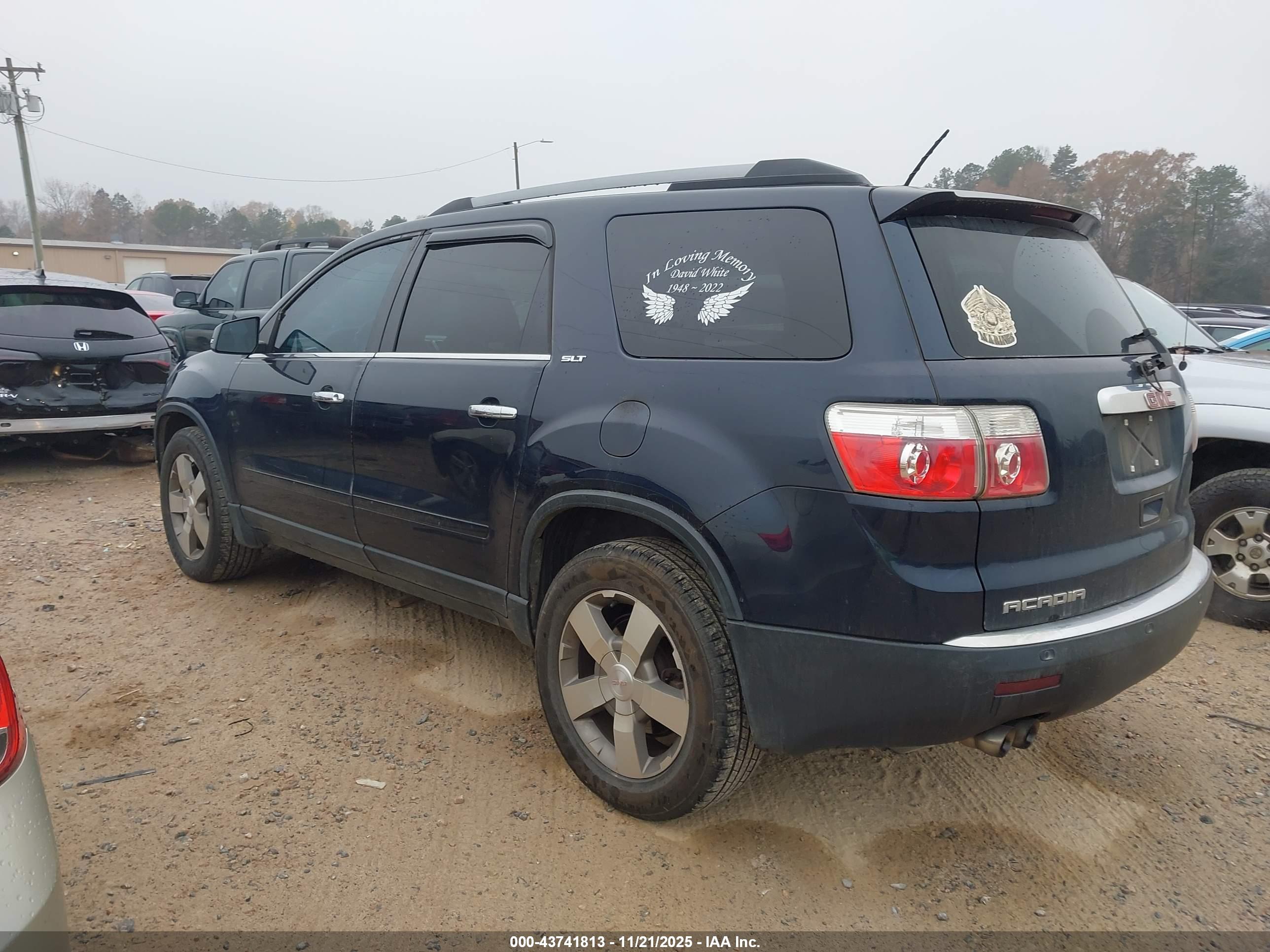 GMC ACADIA image 3