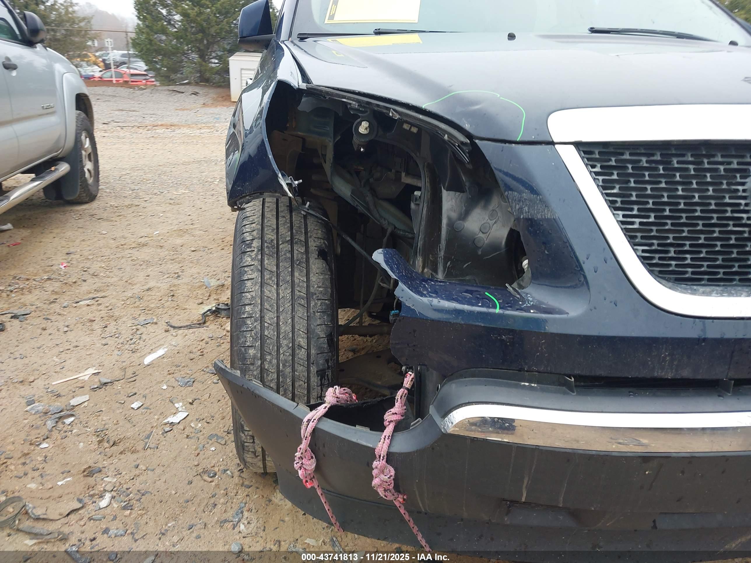 GMC ACADIA image 6