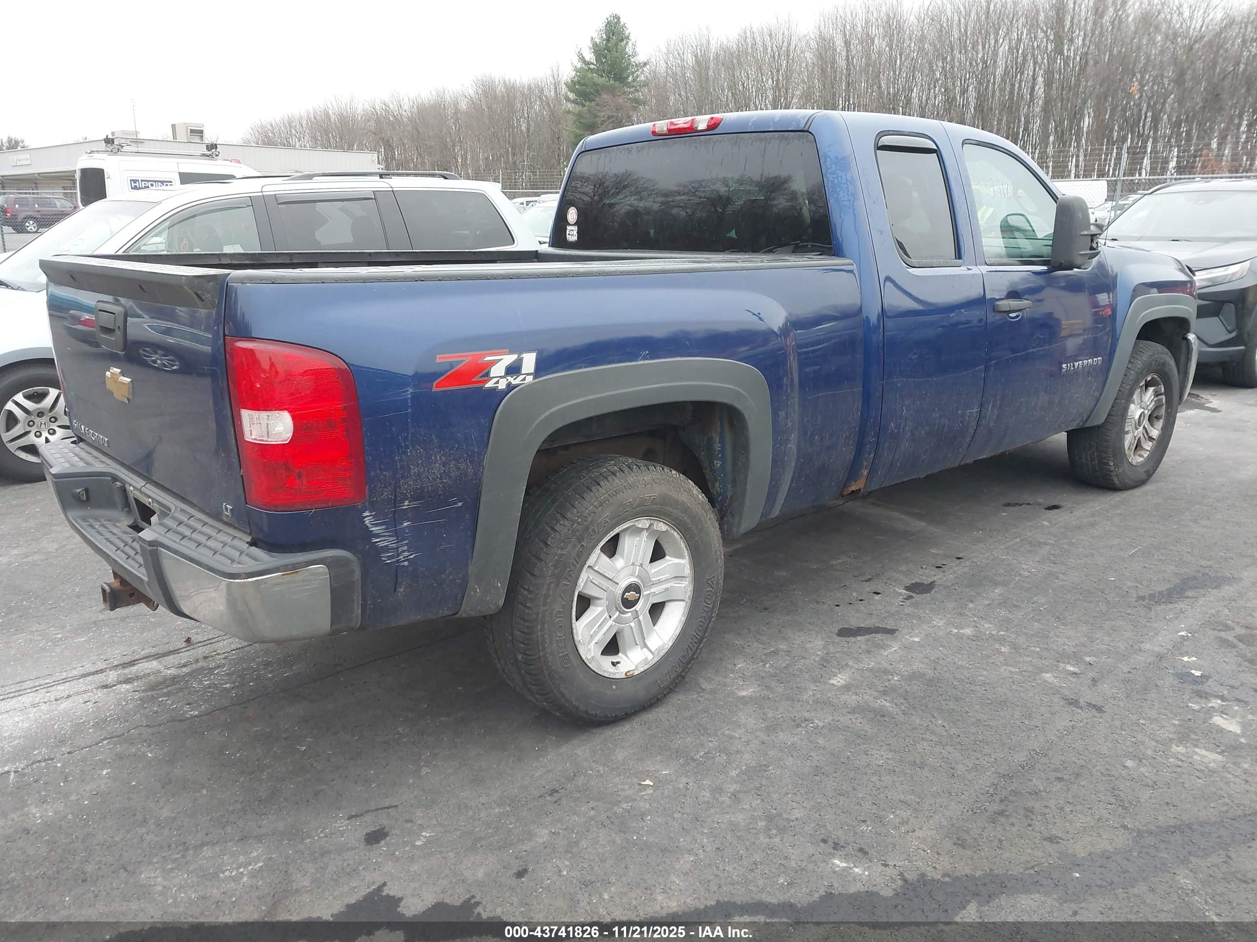 CHEVROLET SILVERADO image 4