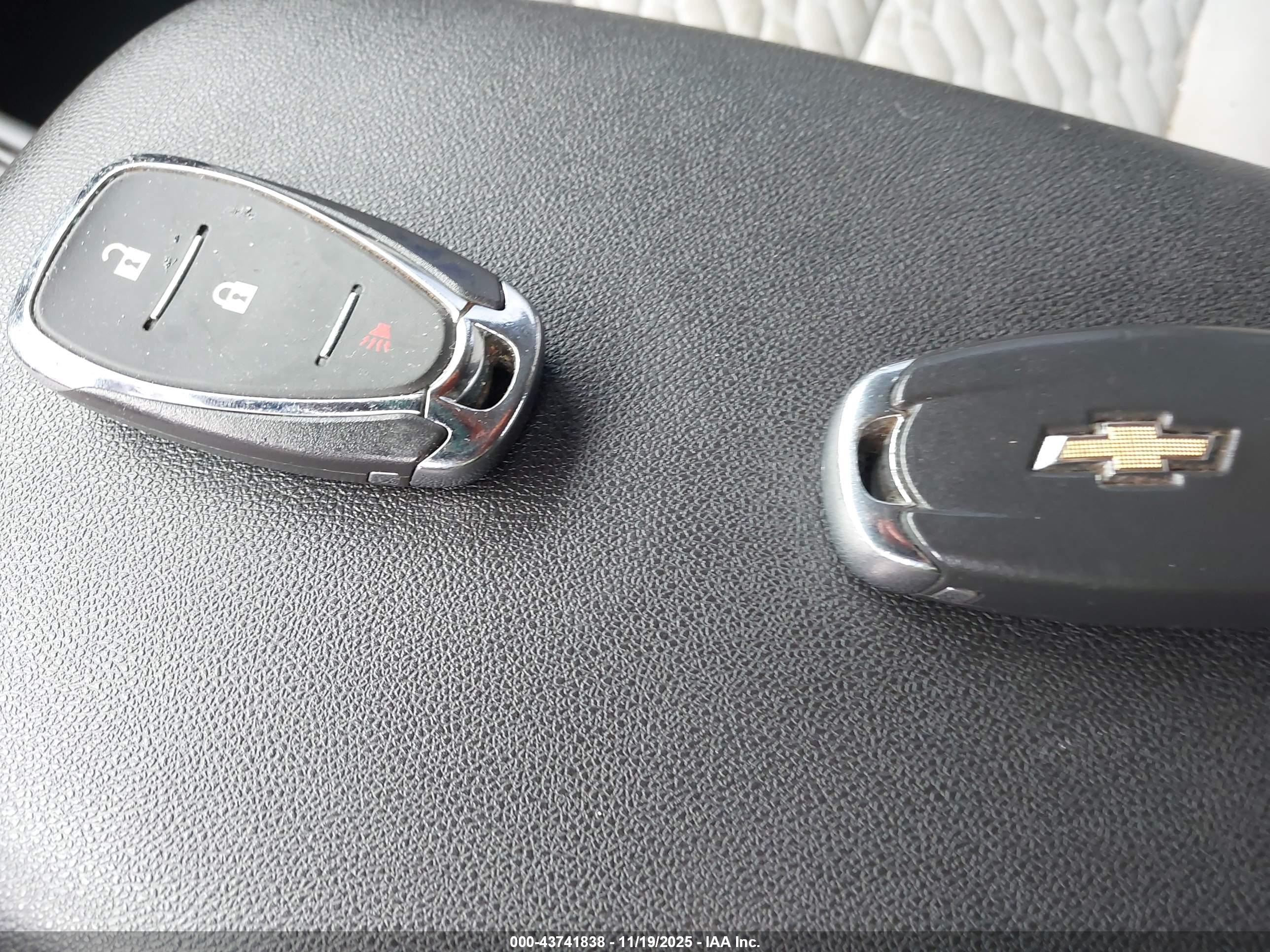 CHEVROLET EQUINOX image 11