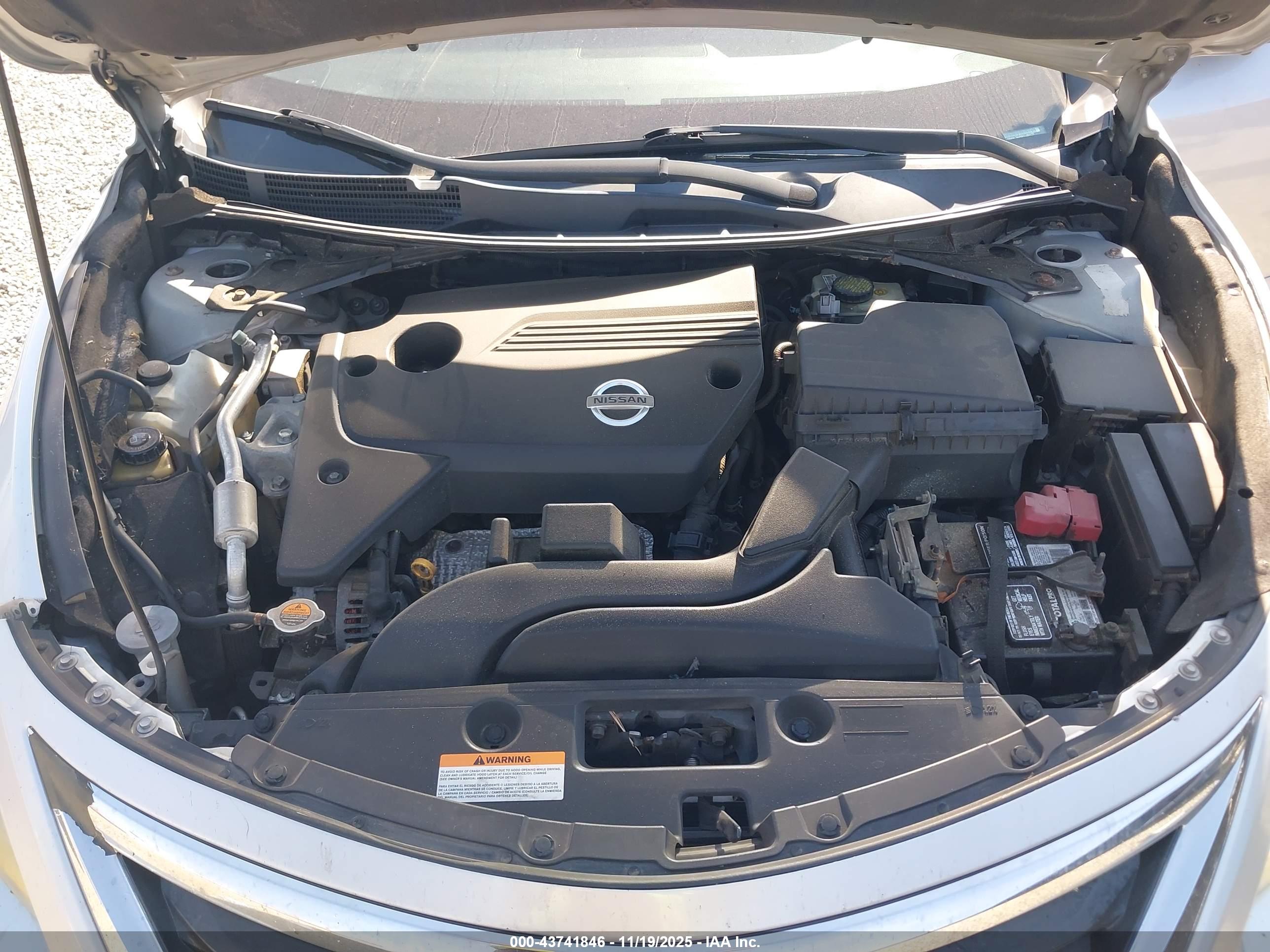 NISSAN ALTIMA image 10