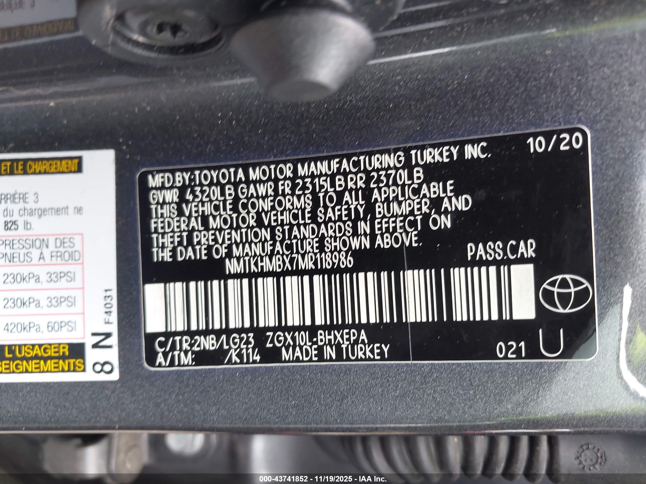 TOYOTA C-HR image 9