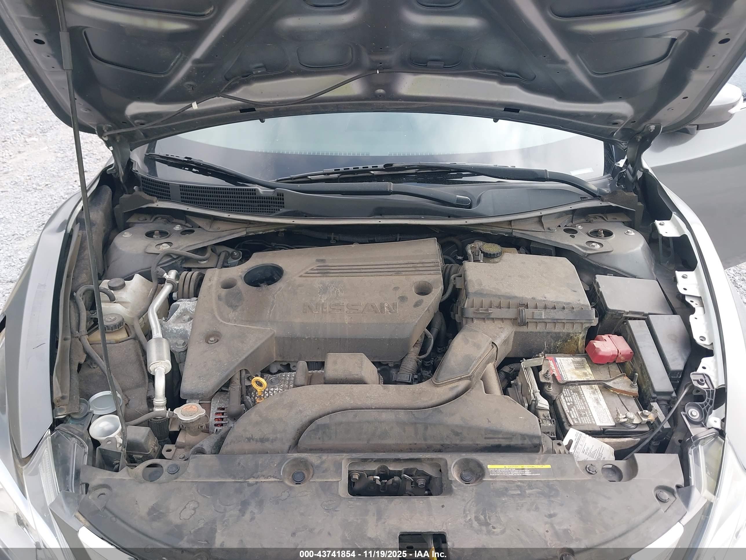 NISSAN ALTIMA image 10