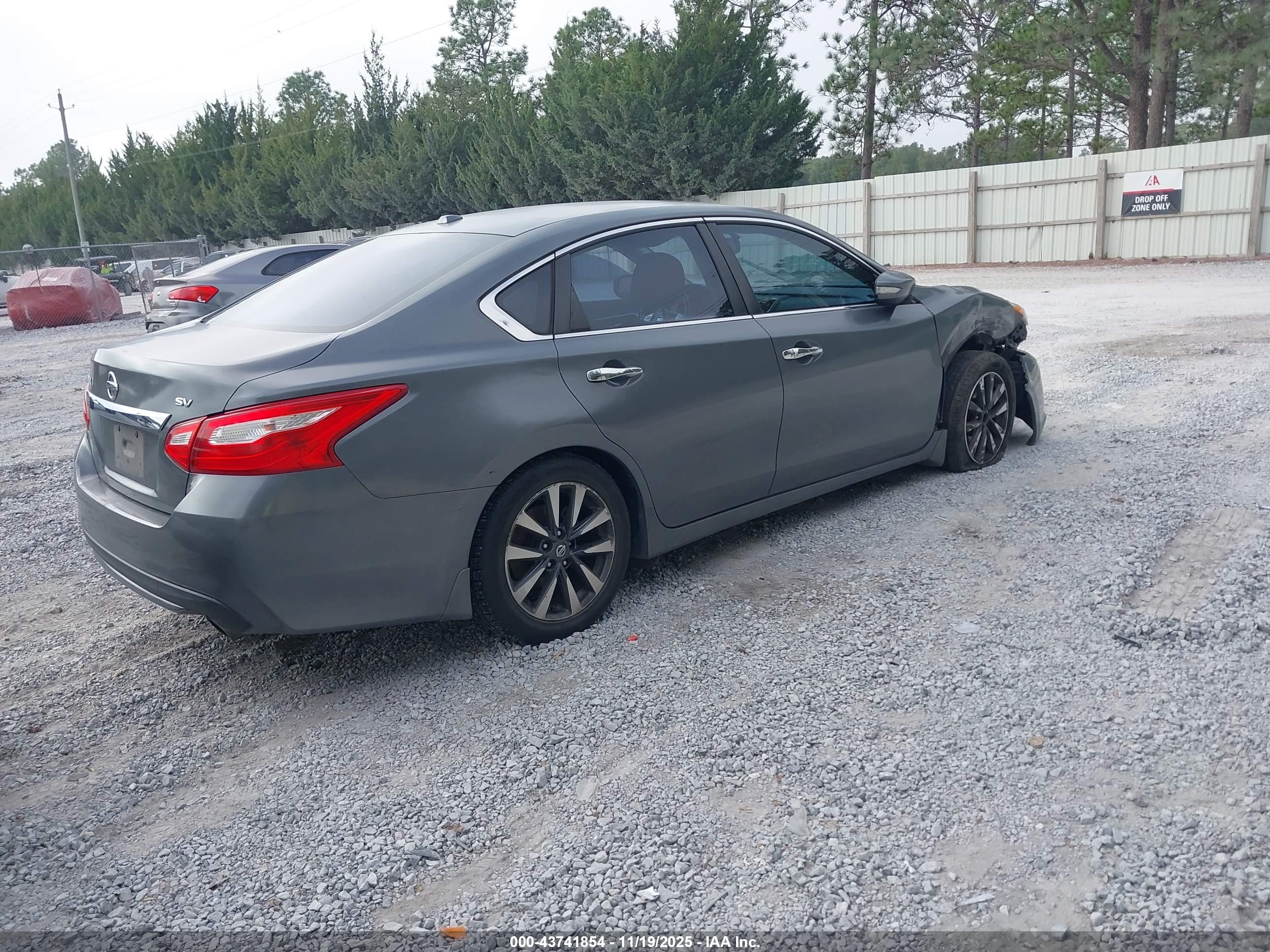 NISSAN ALTIMA image 4