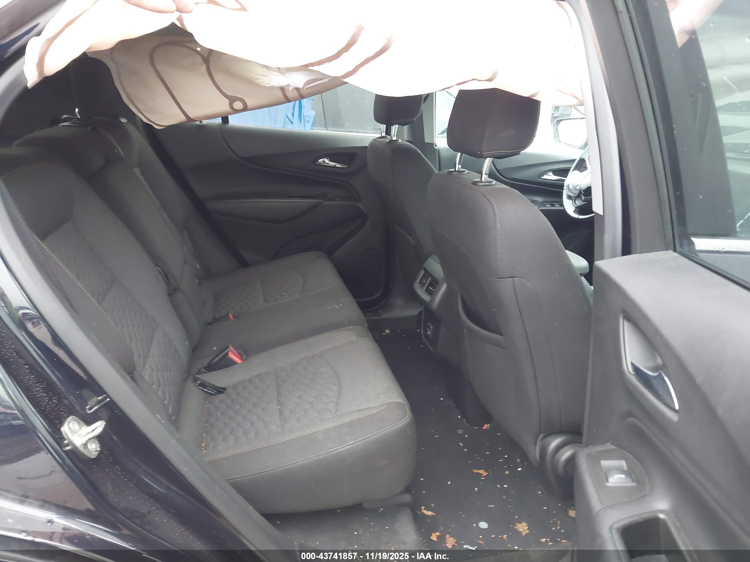 CHEVROLET EQUINOX image 8