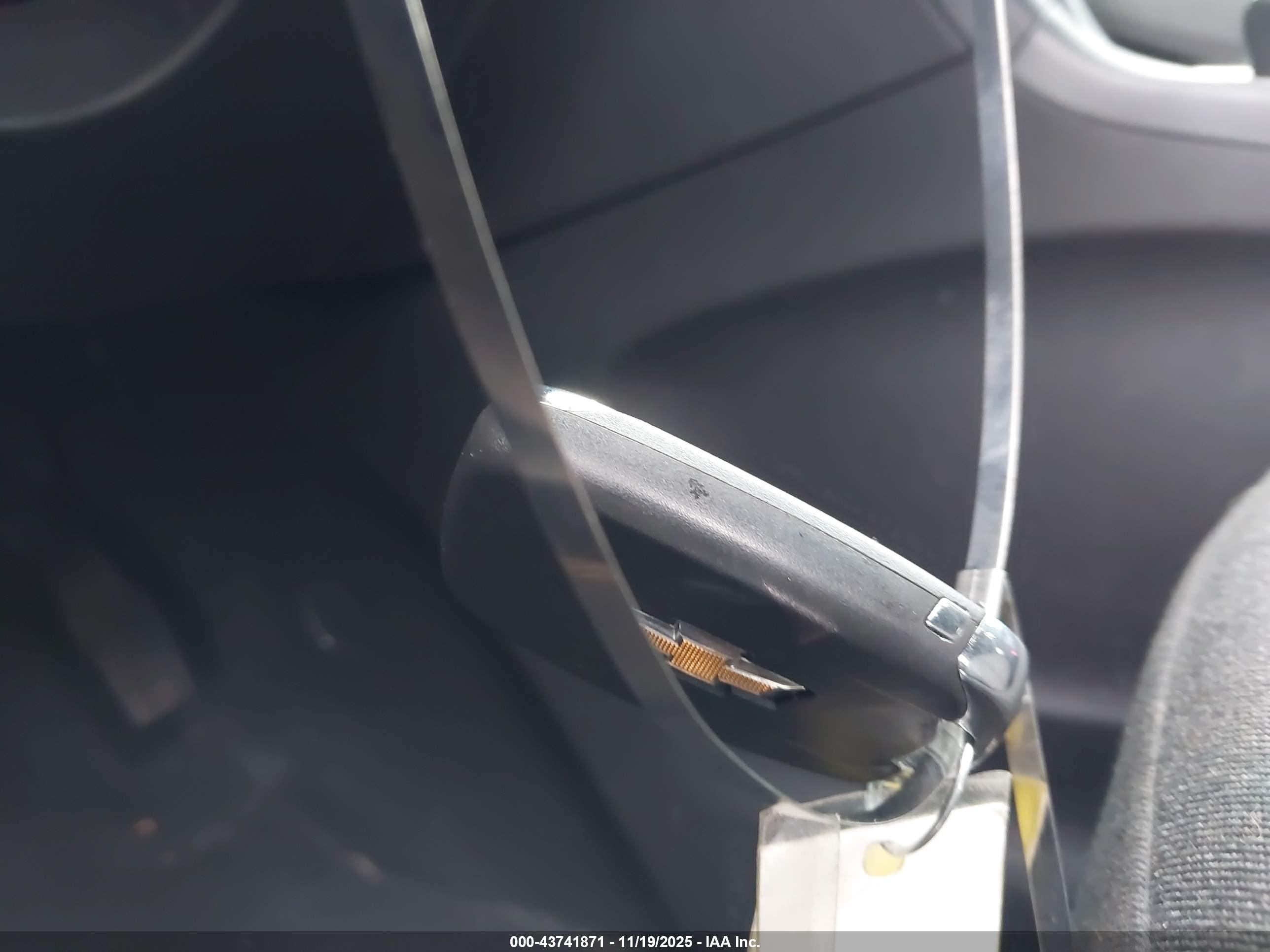 CHEVROLET EQUINOX image 11