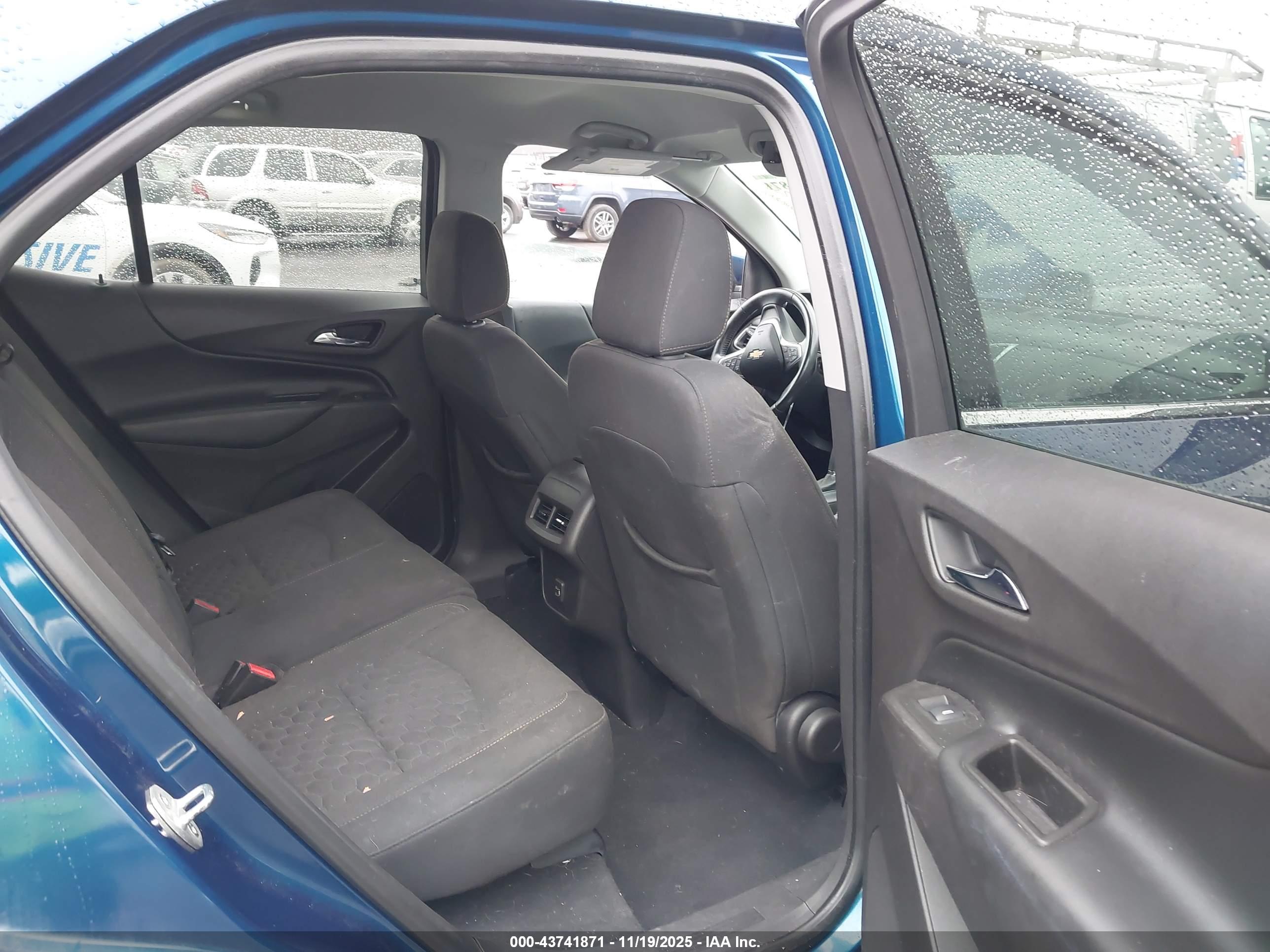 CHEVROLET EQUINOX image 8