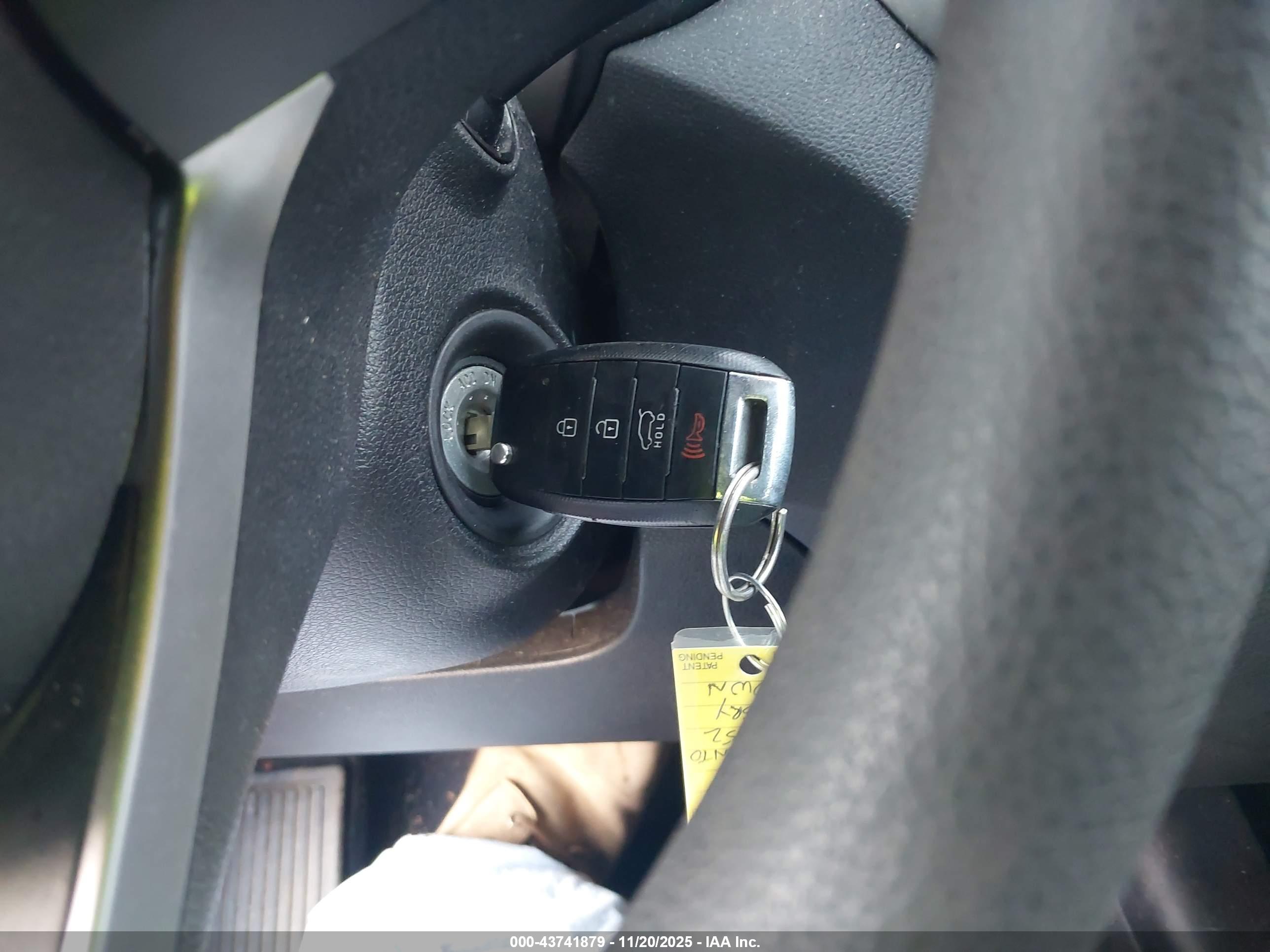 KIA SORENTO image 11