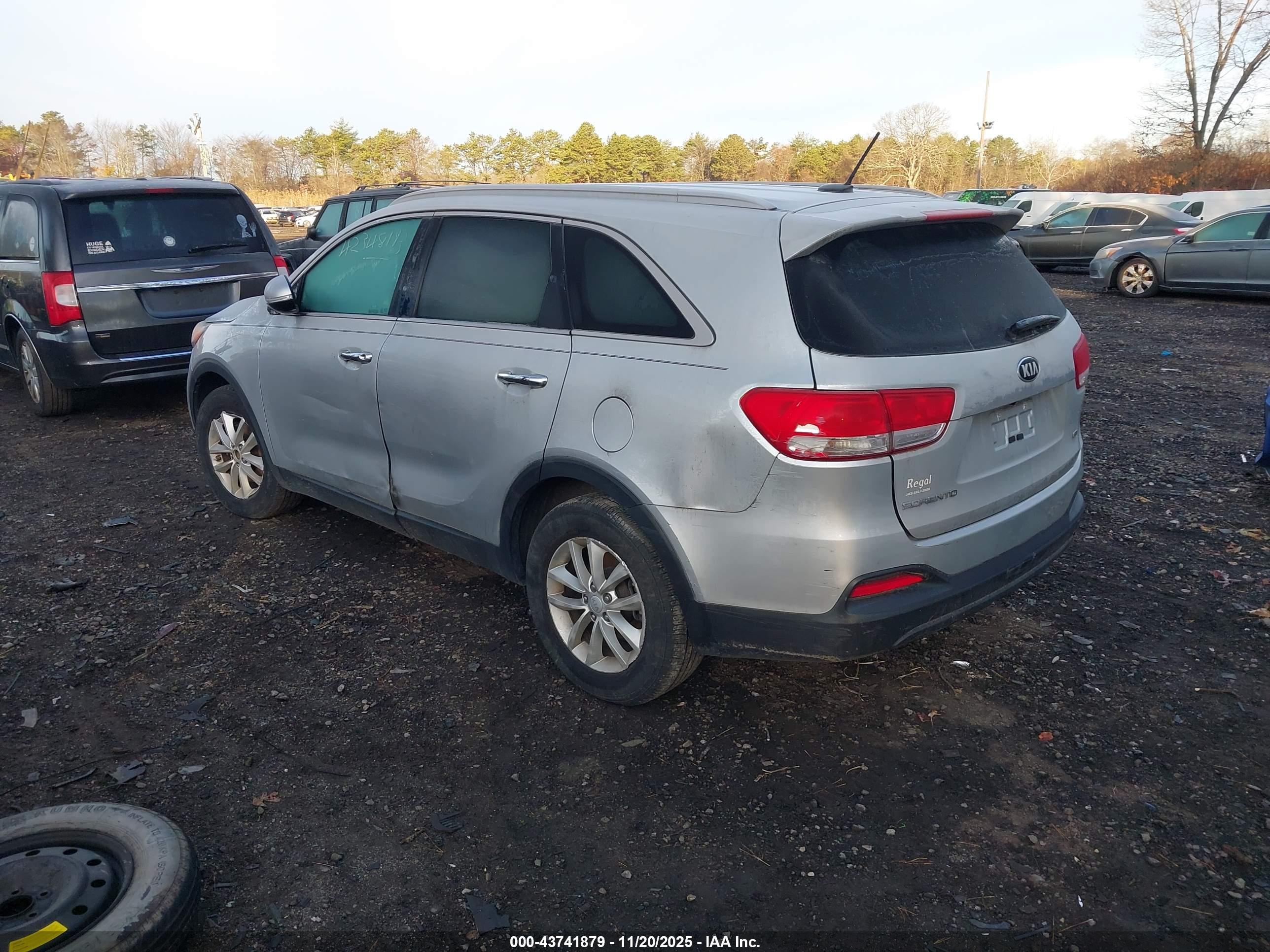 KIA SORENTO image 3