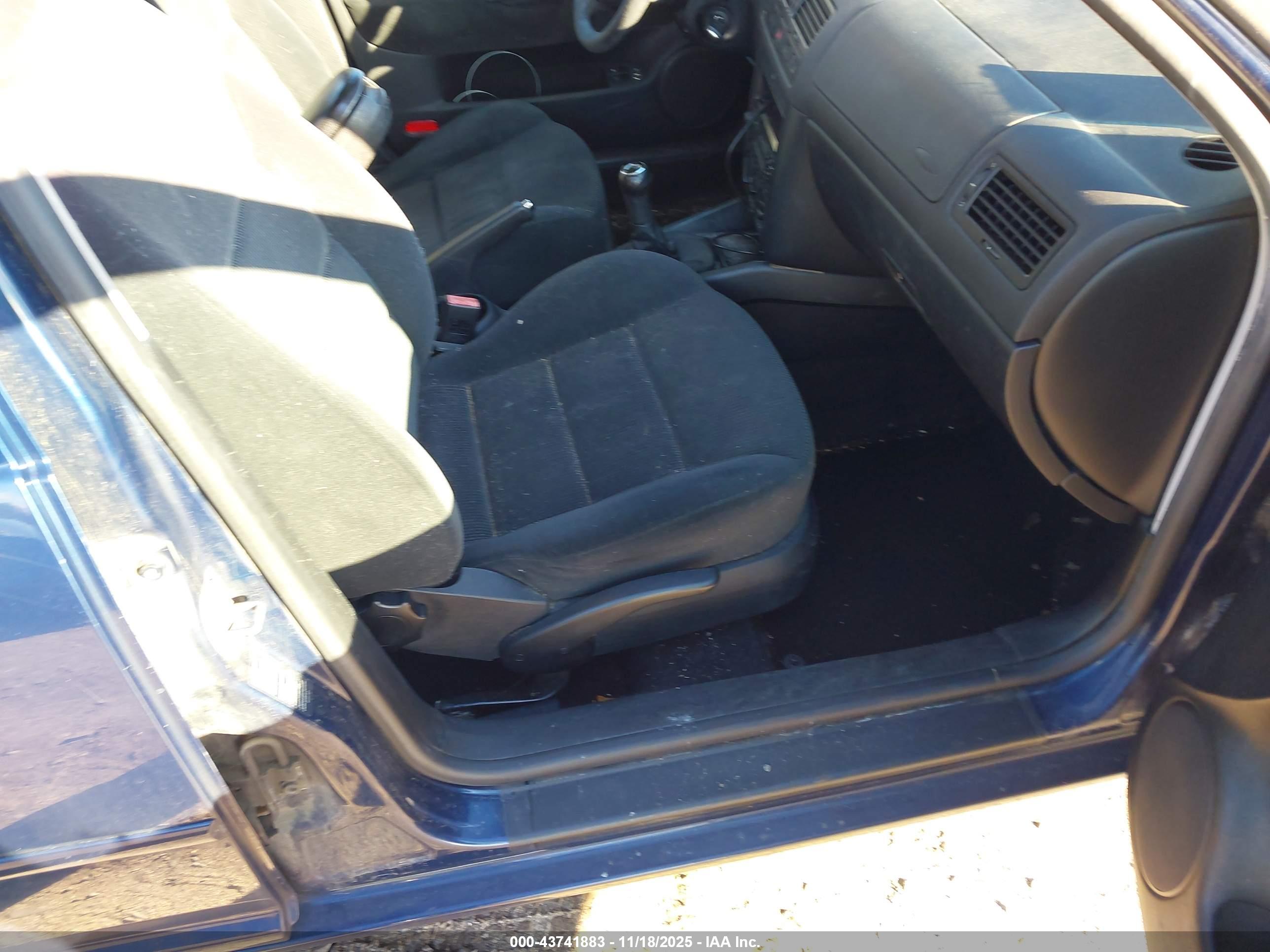 VOLKSWAGEN JETTA image 5