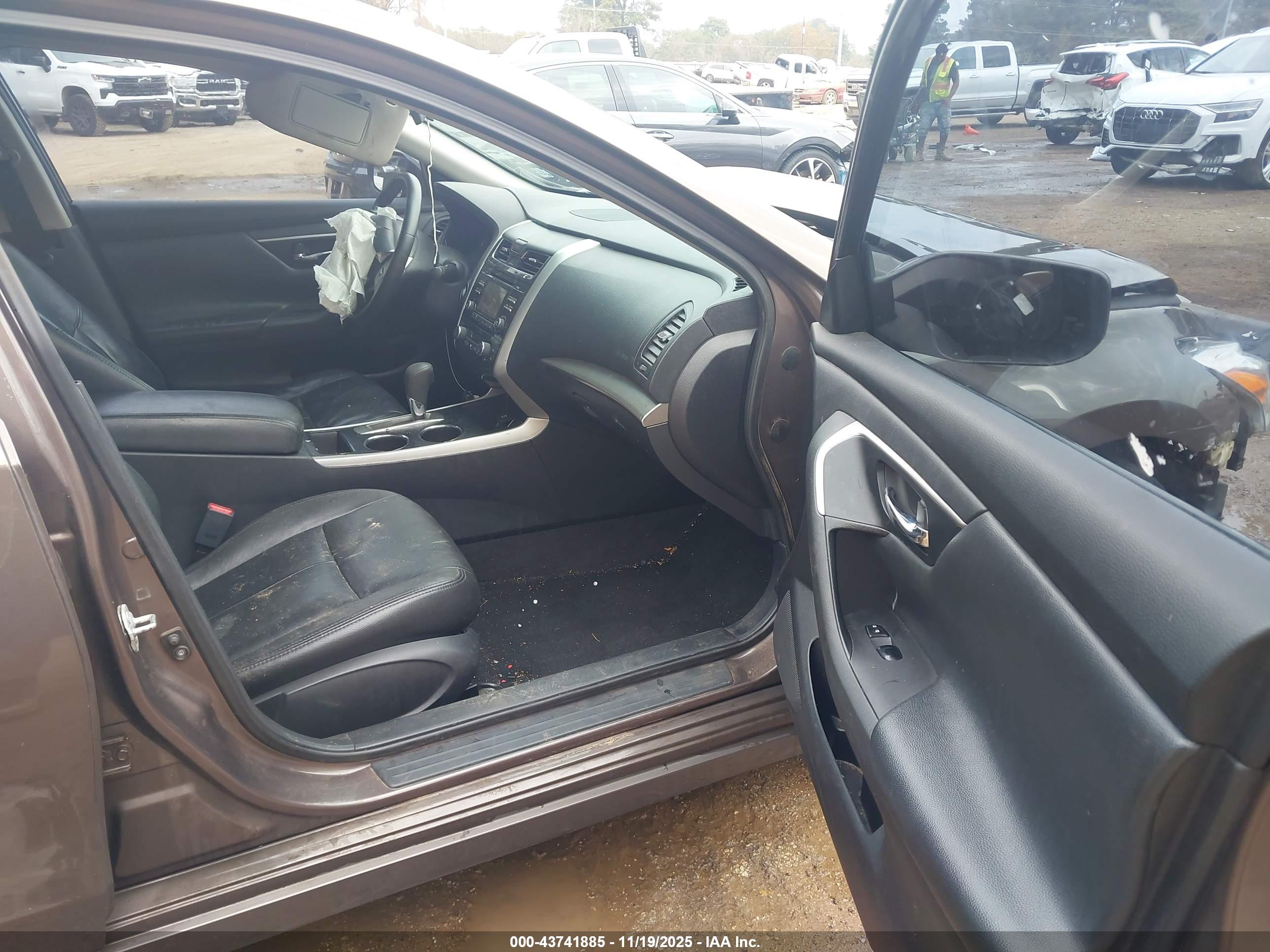 NISSAN ALTIMA image 5