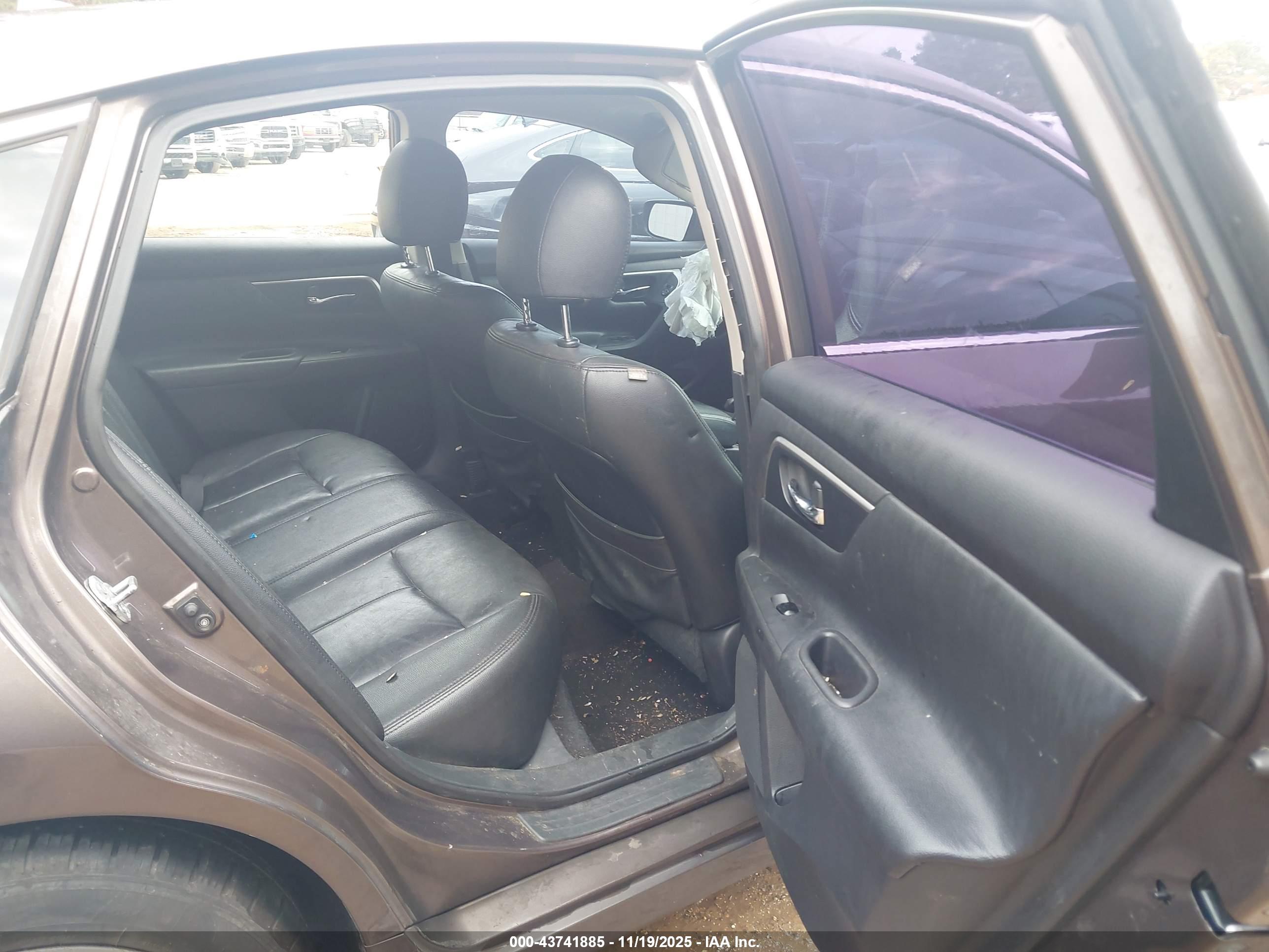 NISSAN ALTIMA image 8