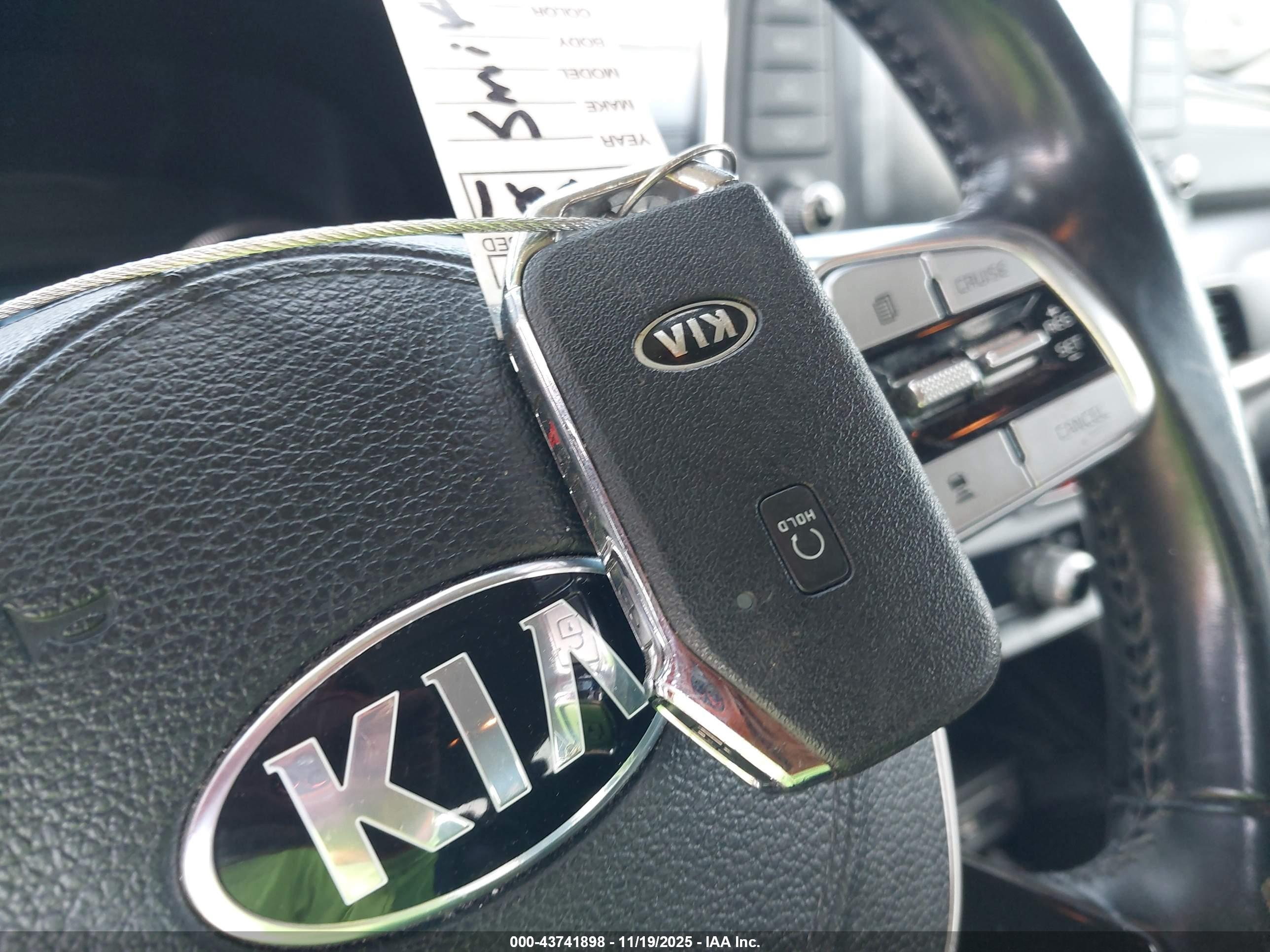KIA TELLURIDE image 11