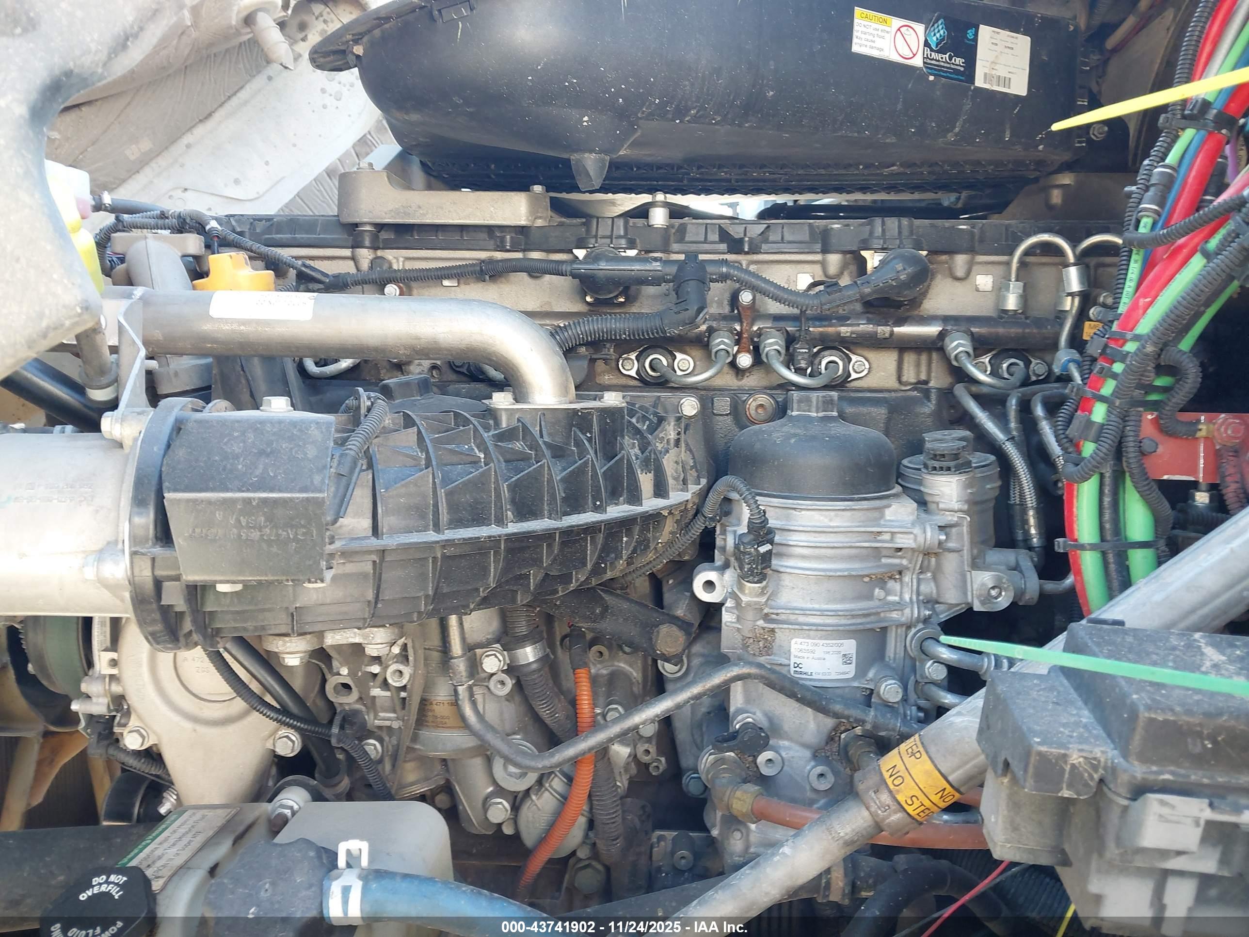FREIGHTLINER CASCADIA image 10