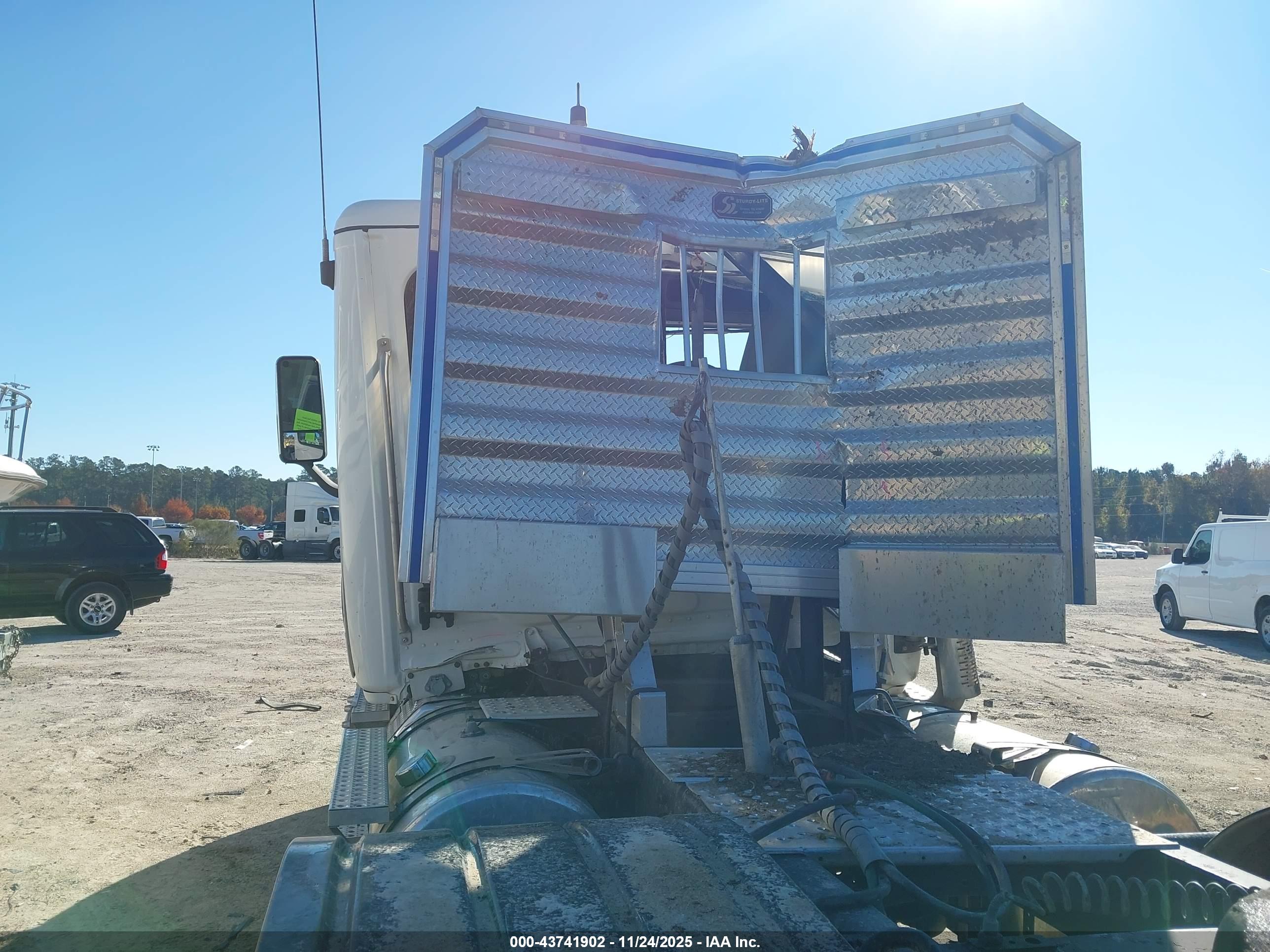 FREIGHTLINER CASCADIA image 7
