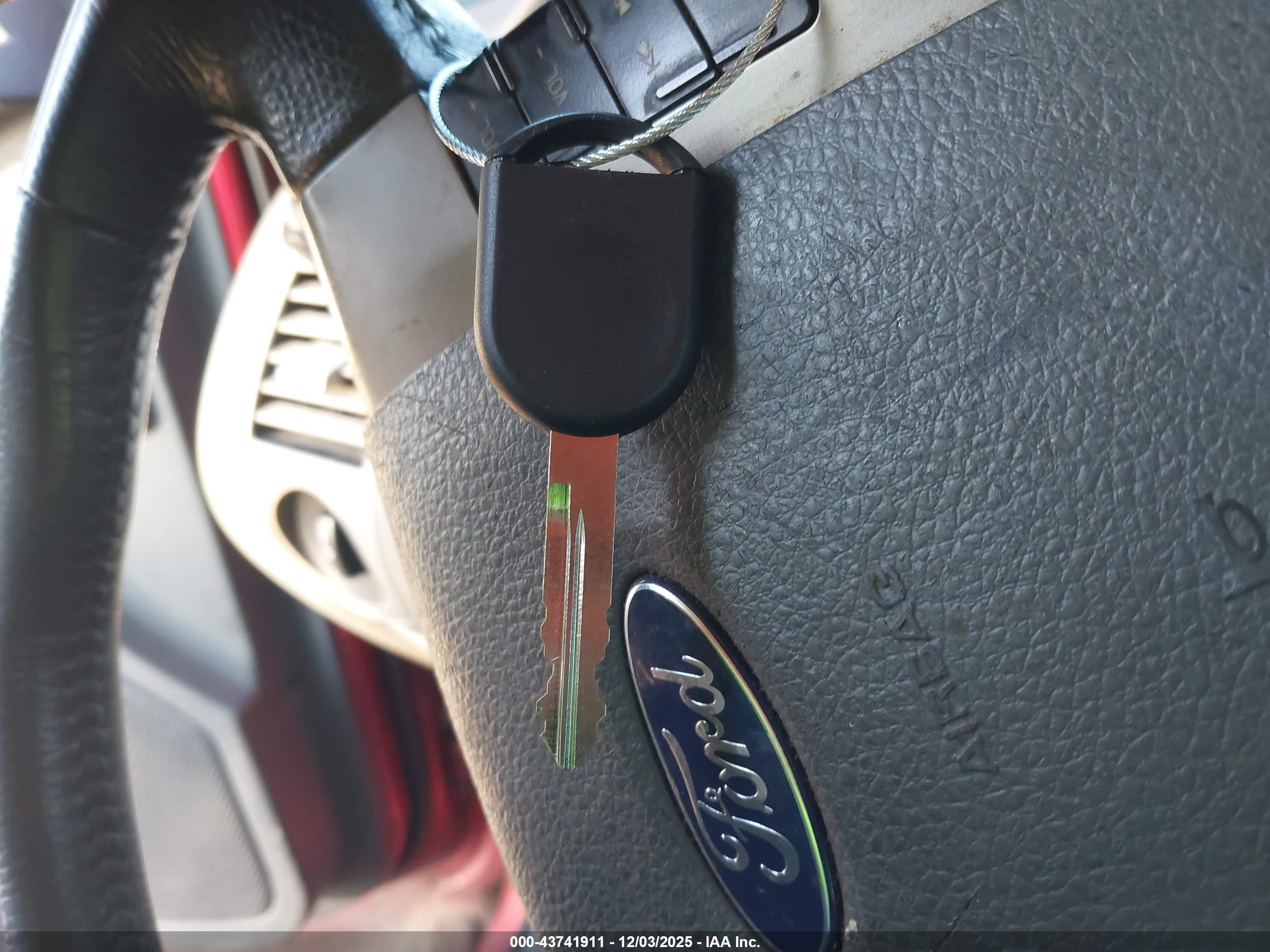 FORD FLEX image 11