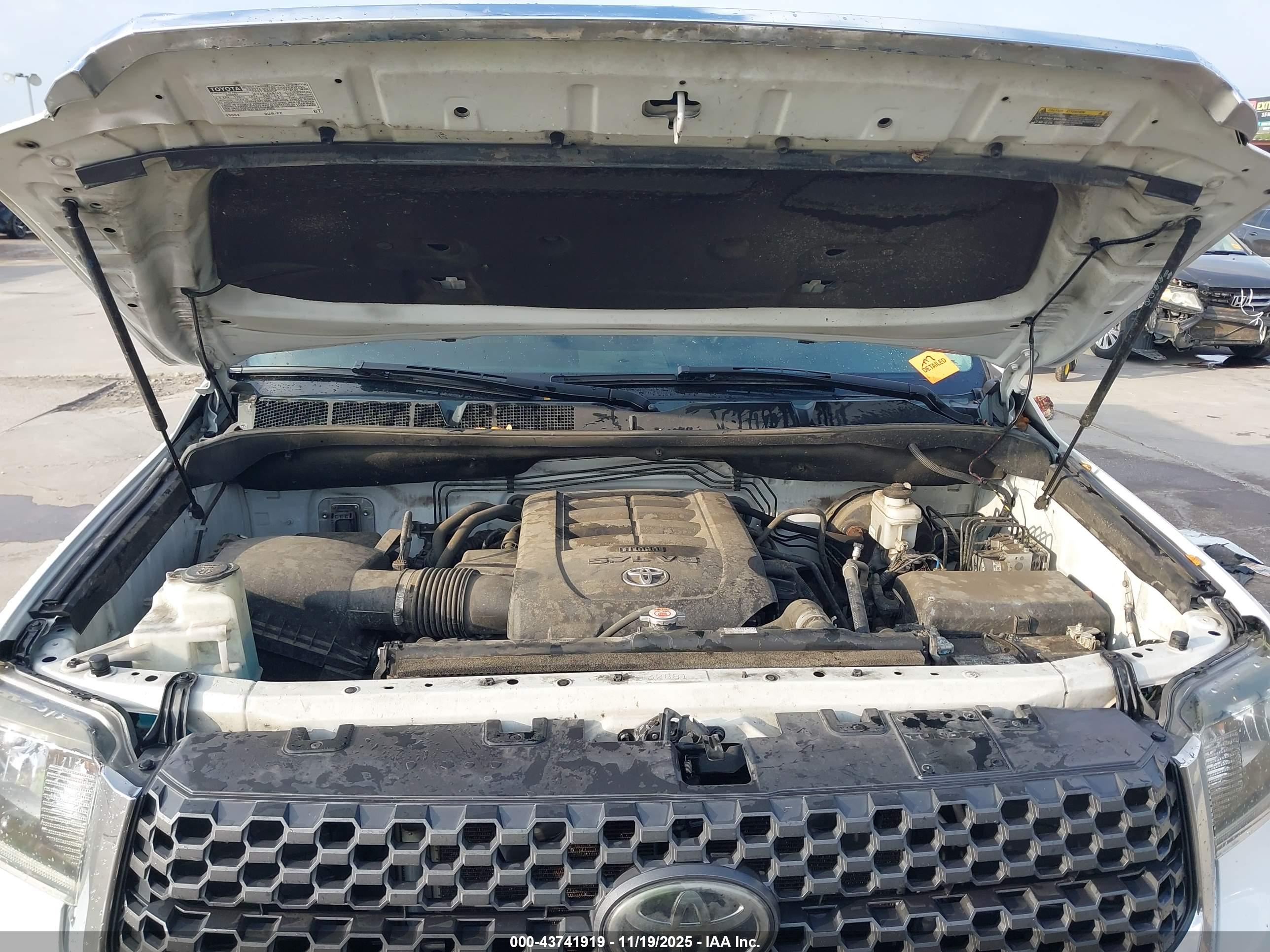 TOYOTA TUNDRA image 10