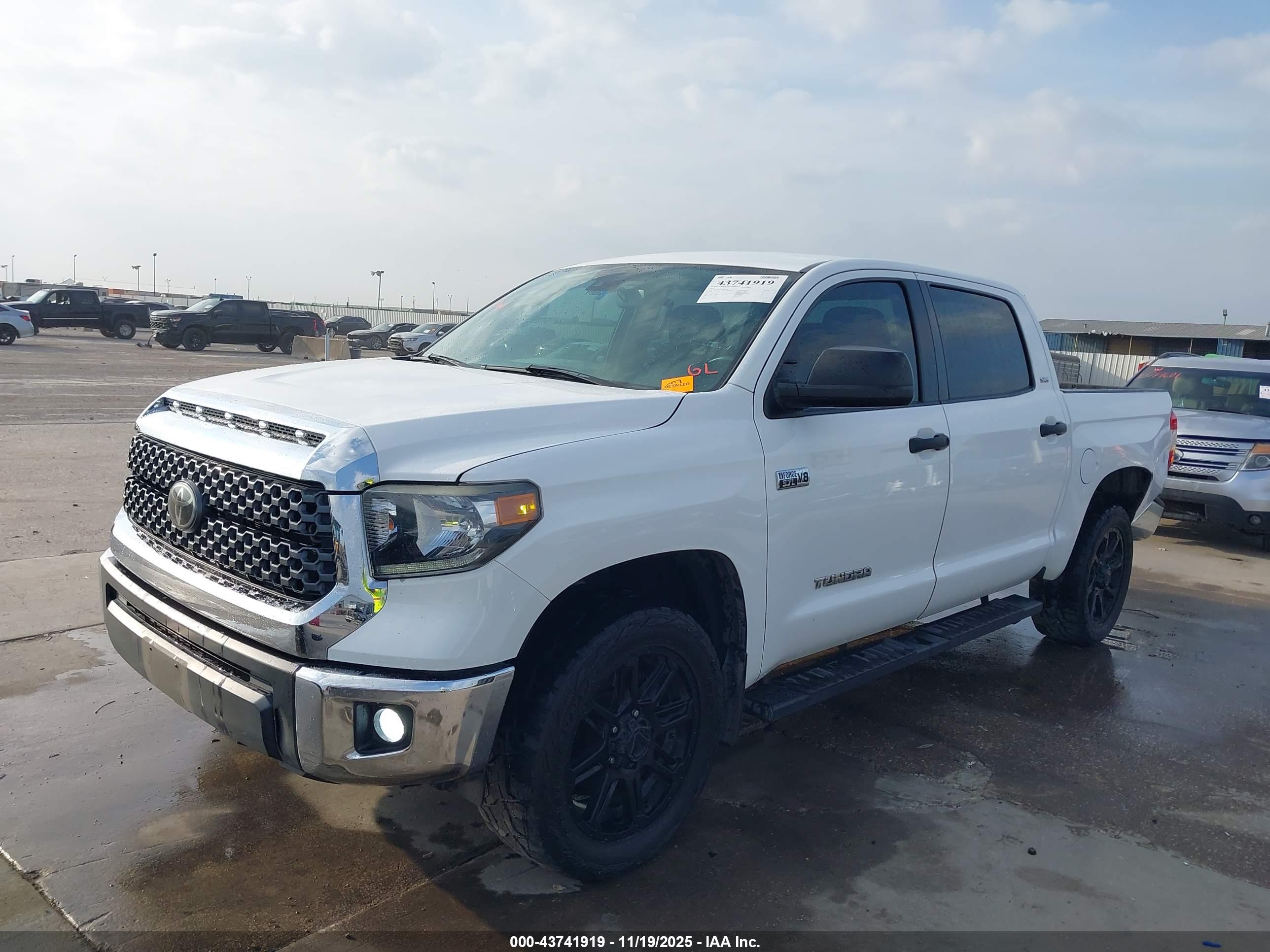 TOYOTA TUNDRA image 2