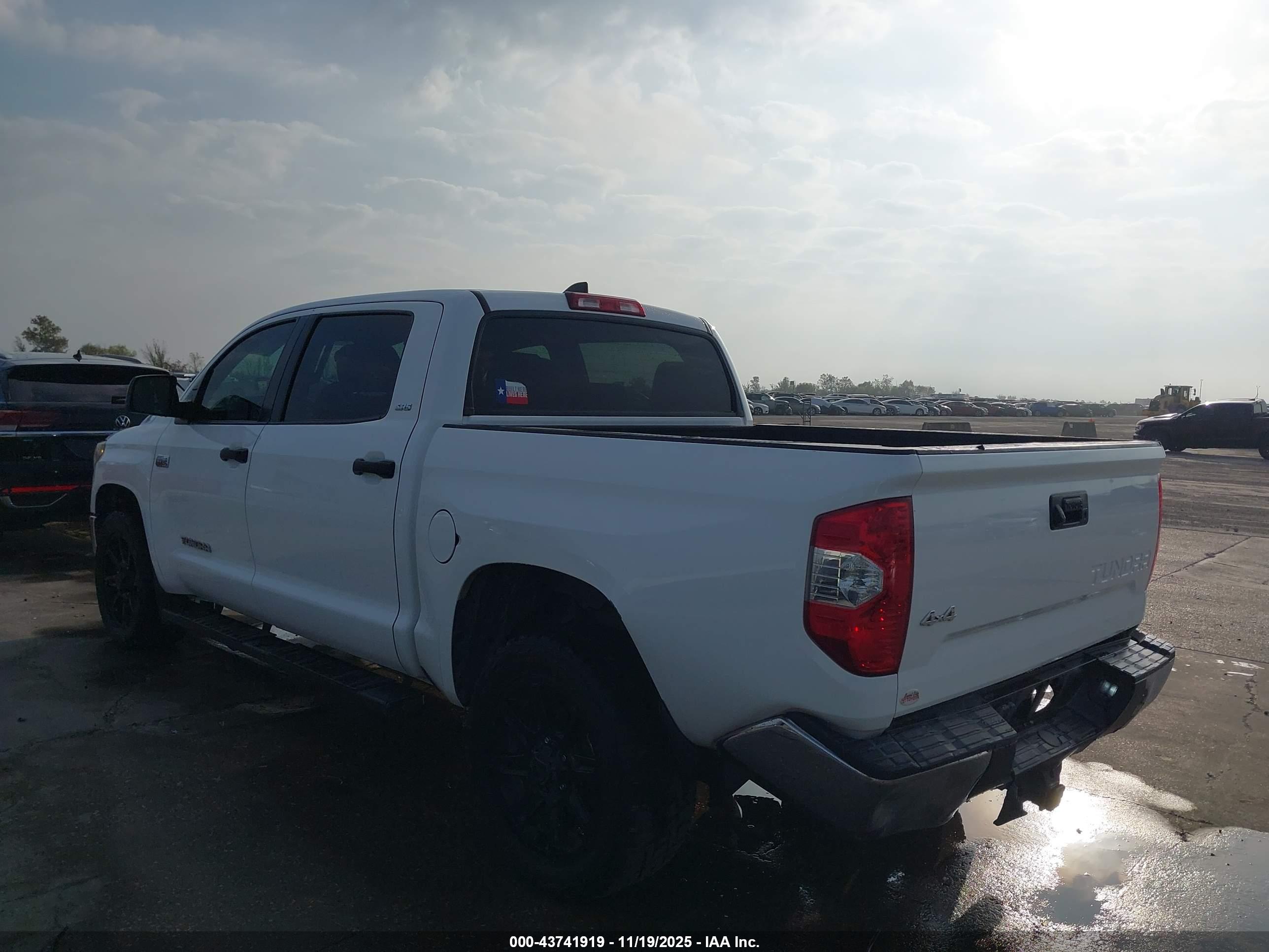 TOYOTA TUNDRA image 3