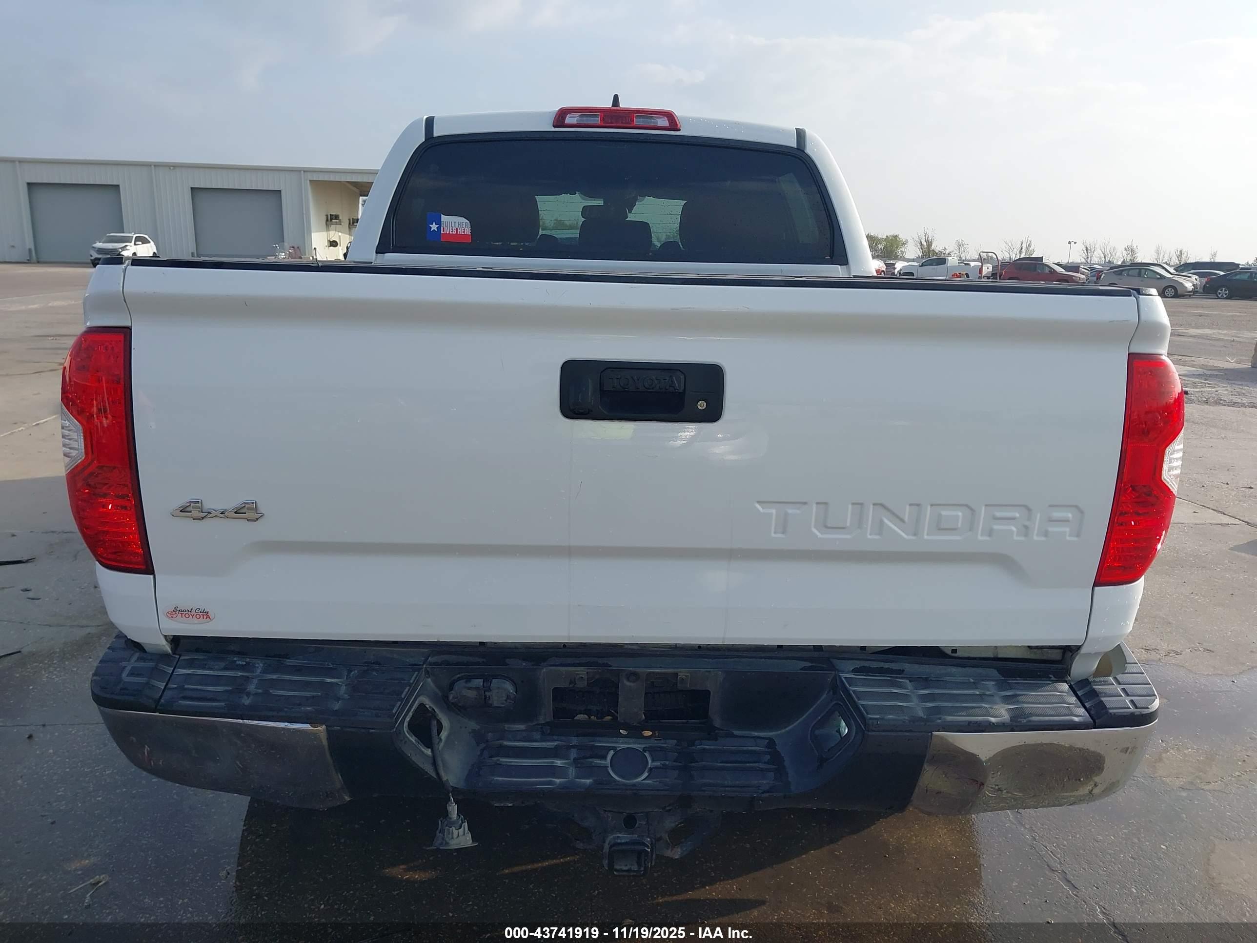 TOYOTA TUNDRA image 6
