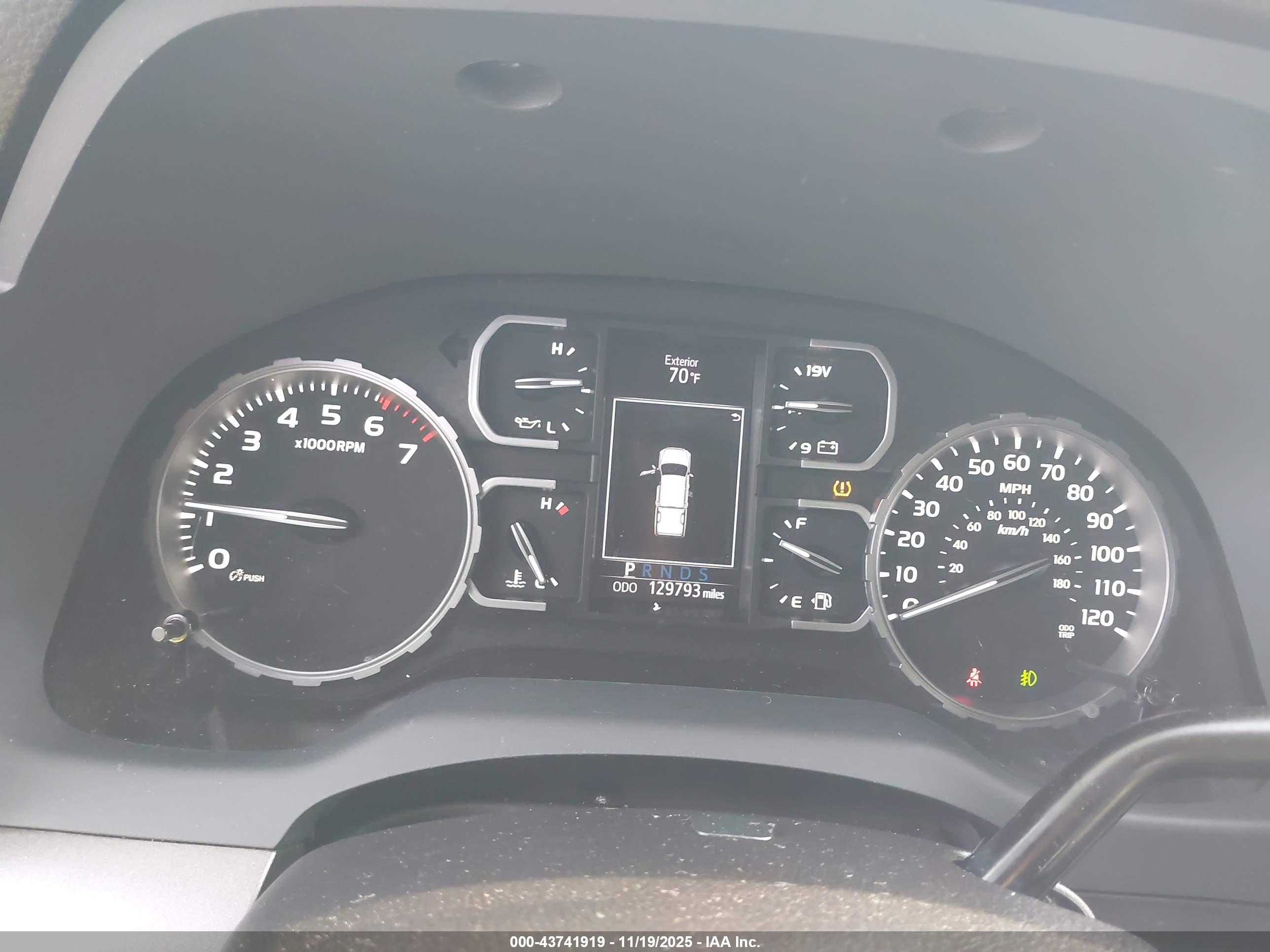 TOYOTA TUNDRA image 7