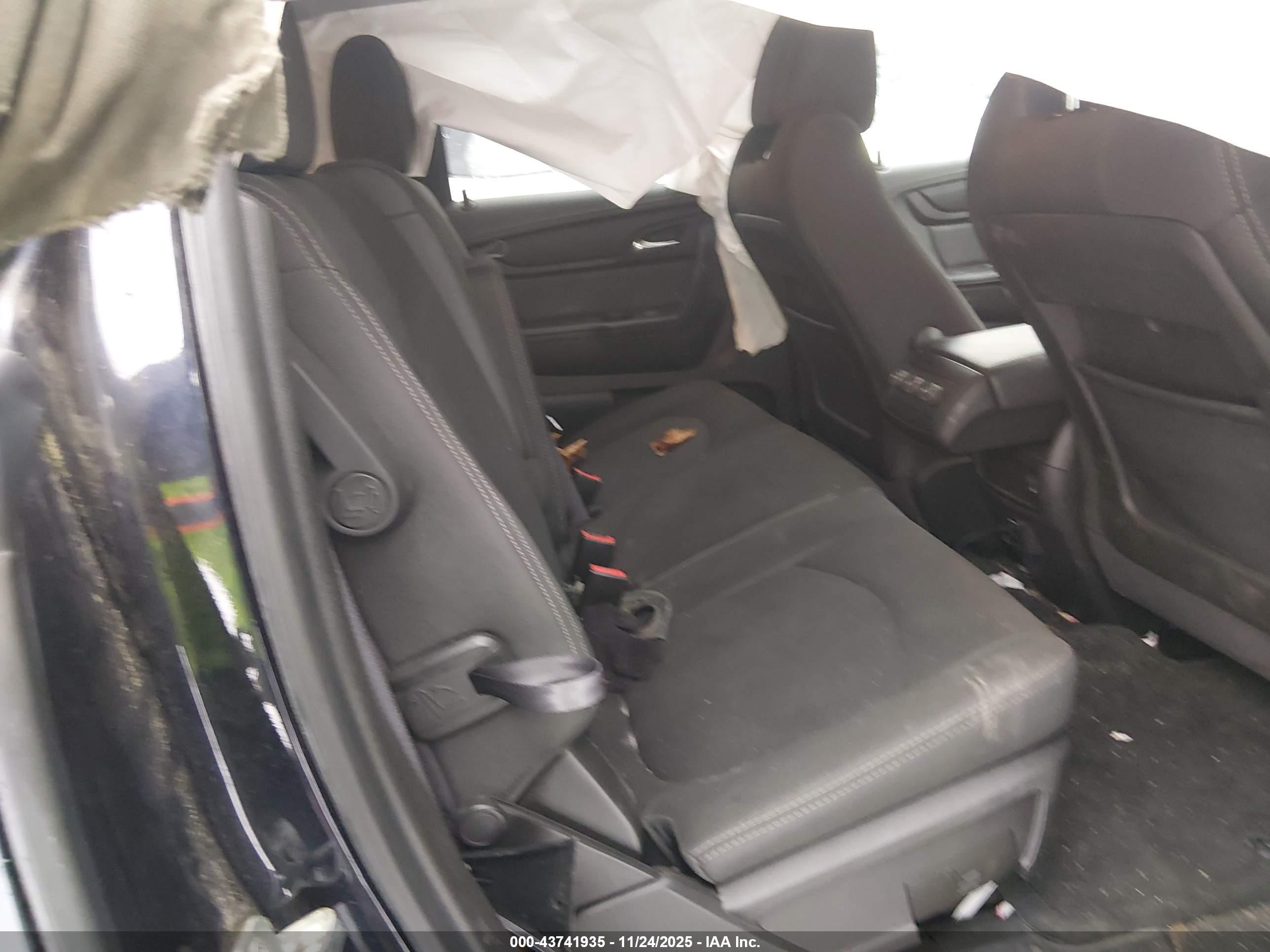 GMC ACADIA image 8