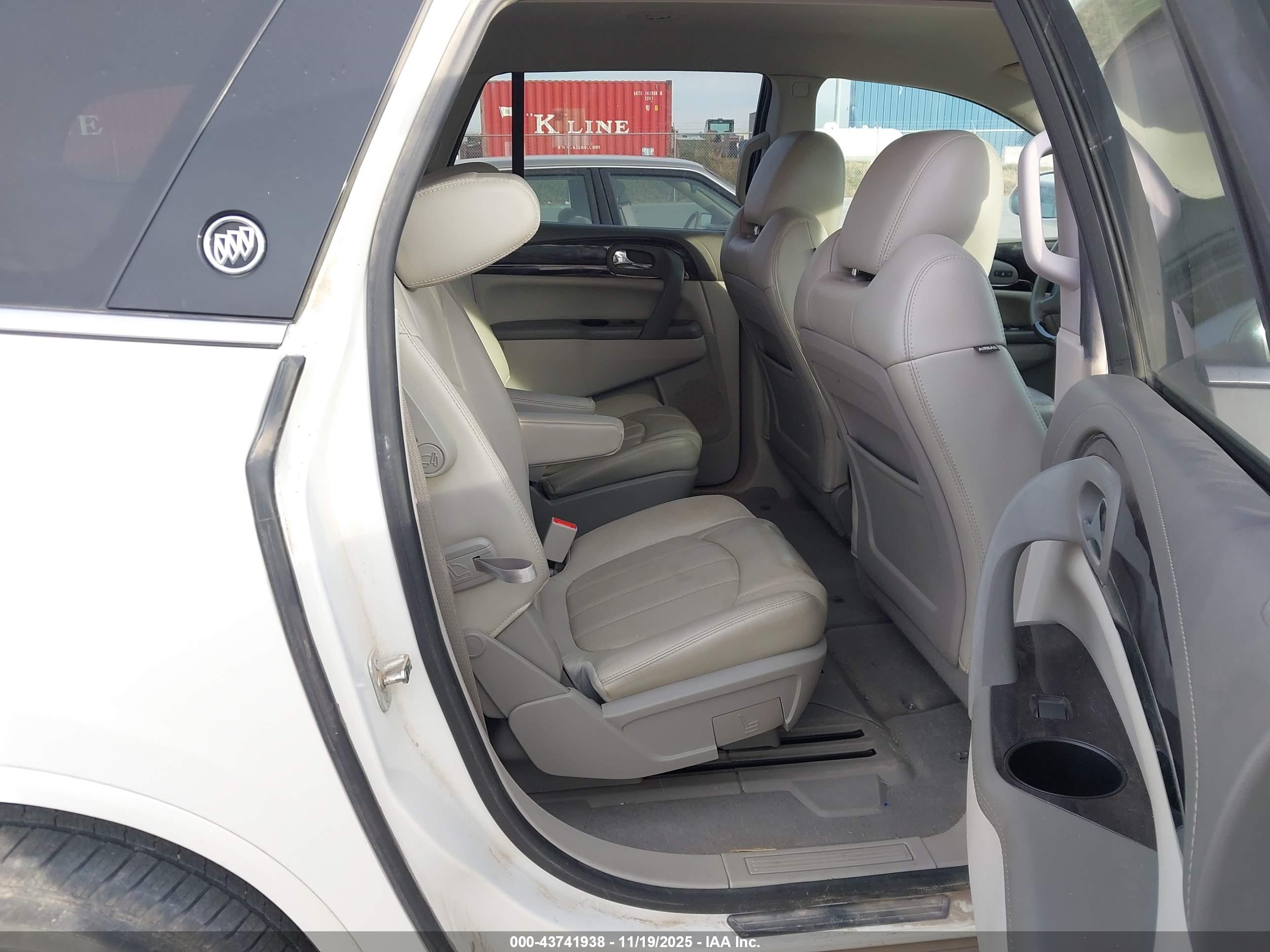 BUICK ENCLAVE image 8