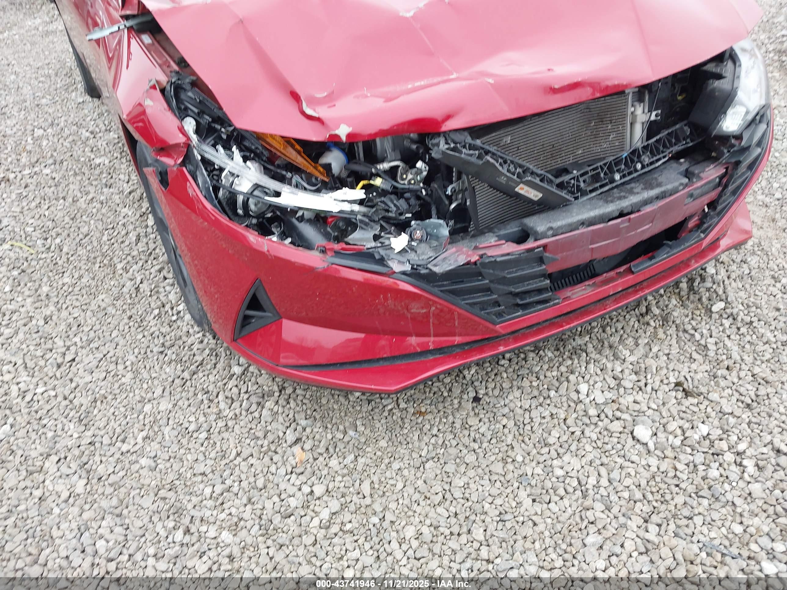 HYUNDAI ELANTRA image 6