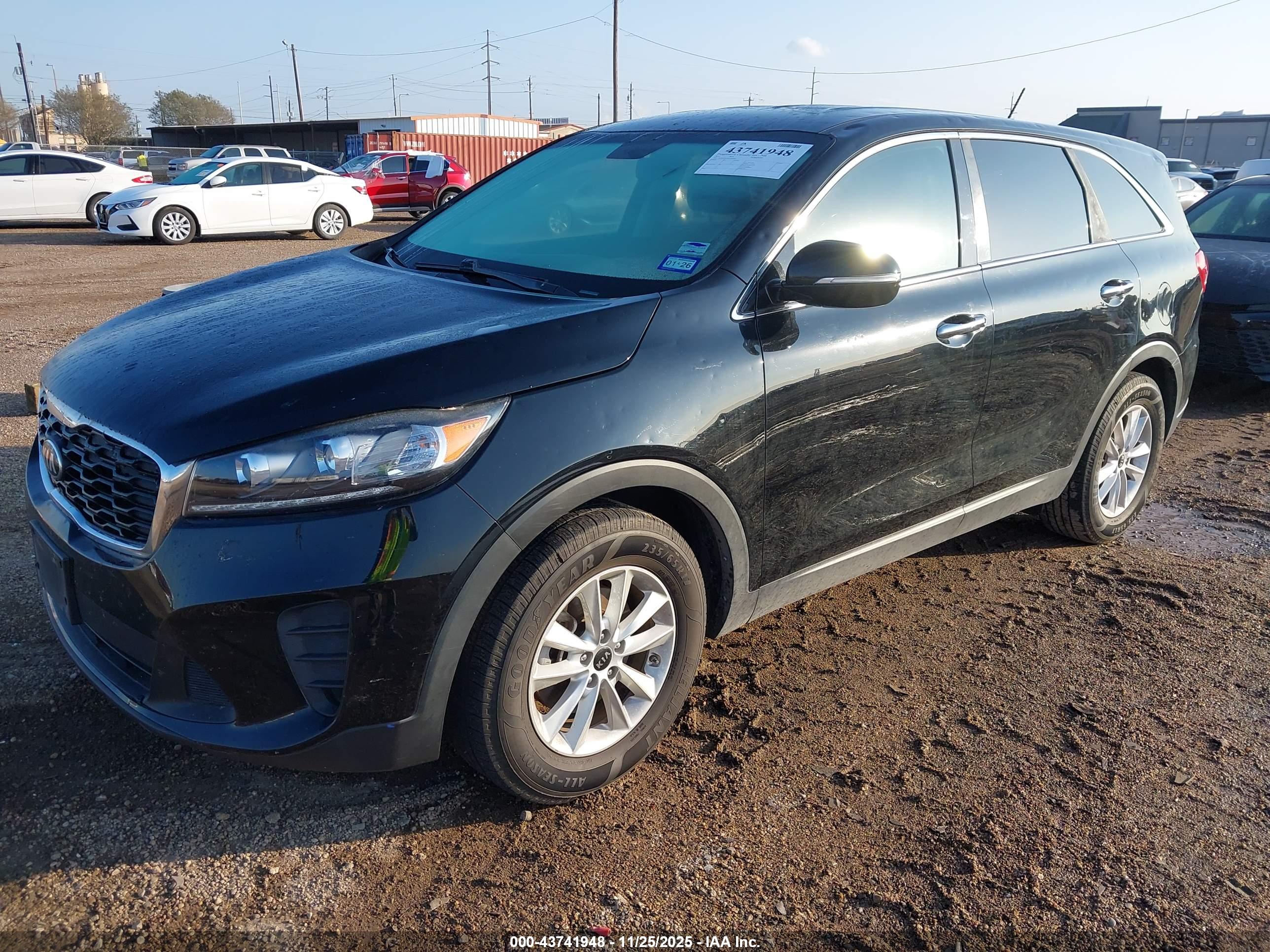 KIA SORENTO image 2