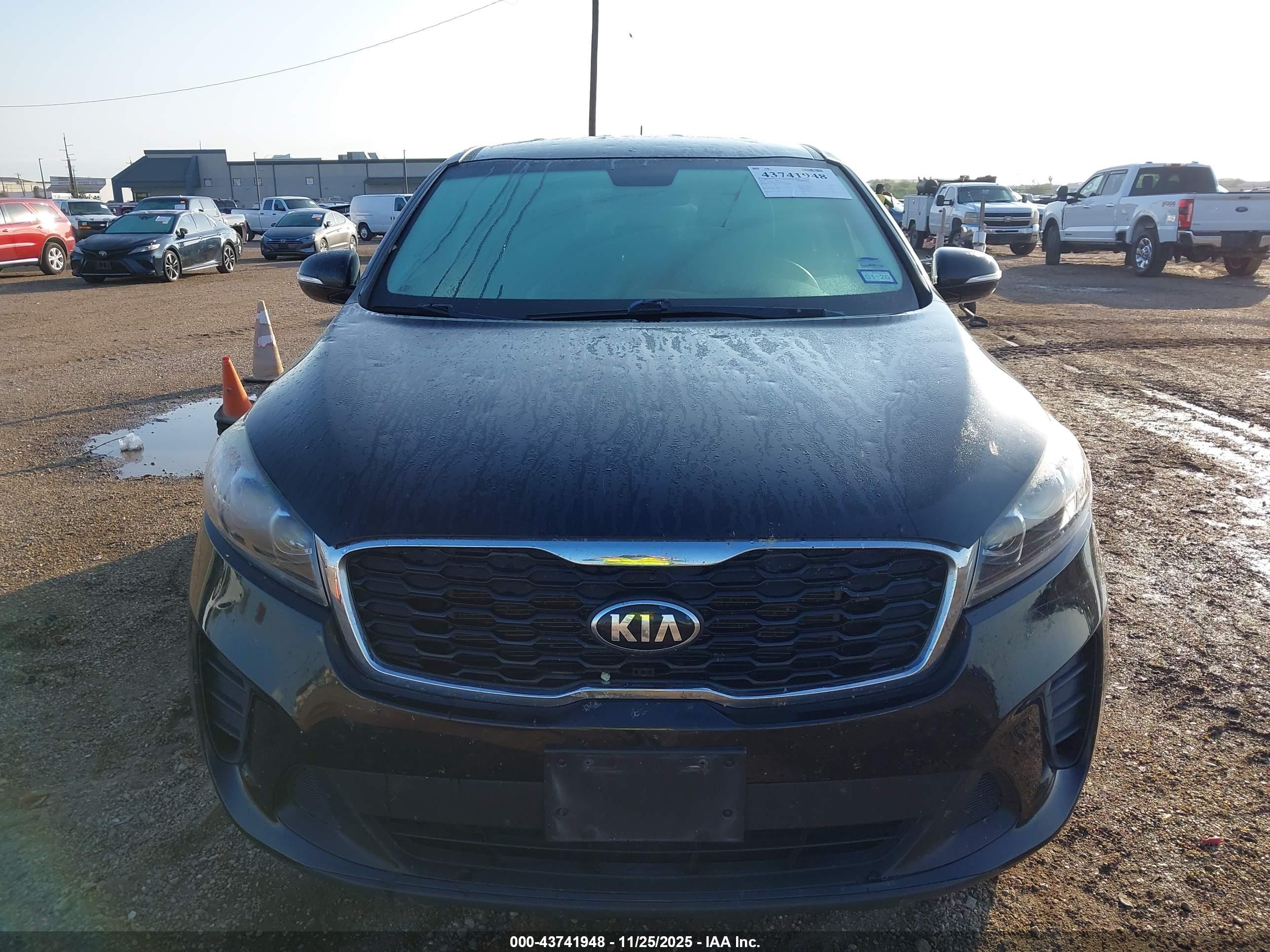 KIA SORENTO image 6