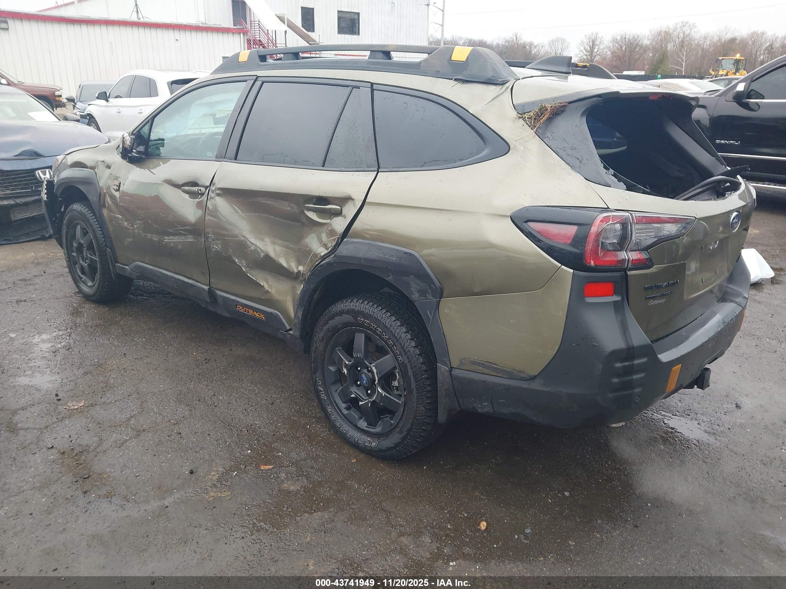 SUBARU OUTBACK image 3