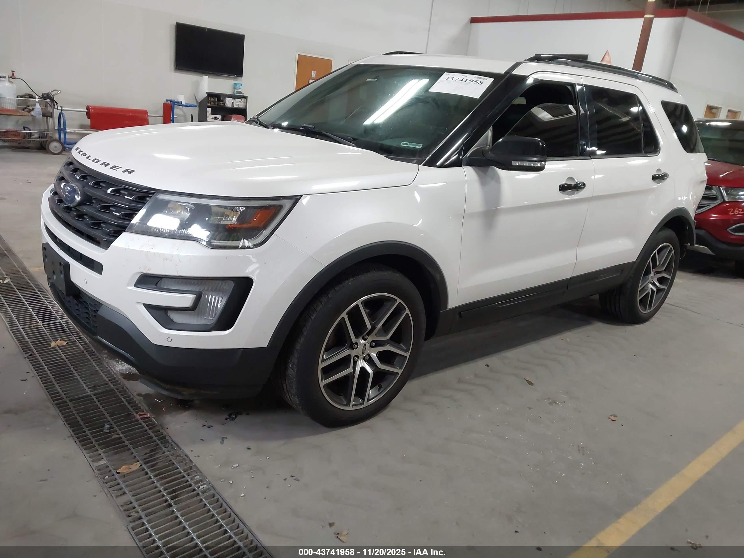 FORD EXPLORER image 2