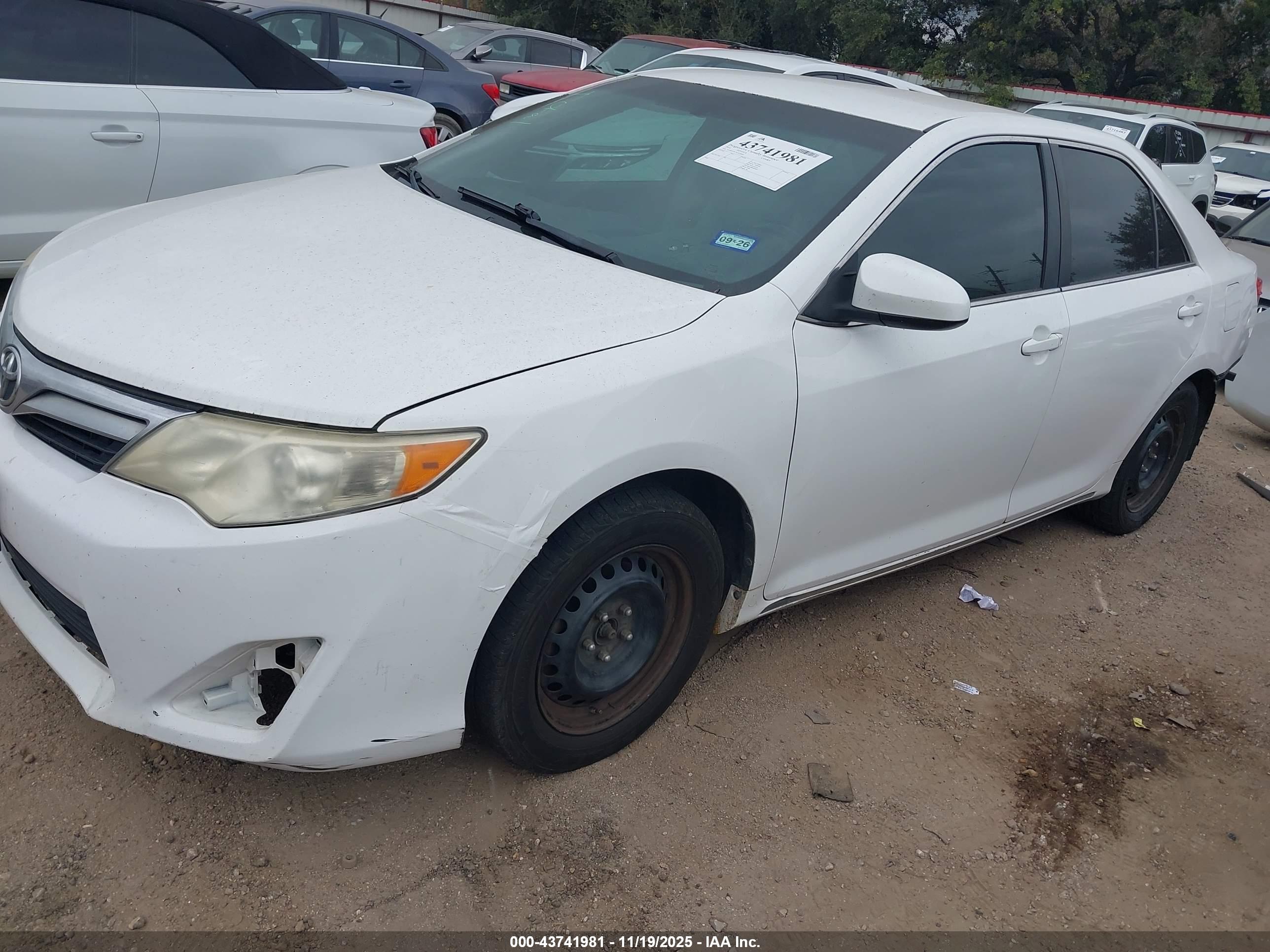 TOYOTA CAMRY image 2
